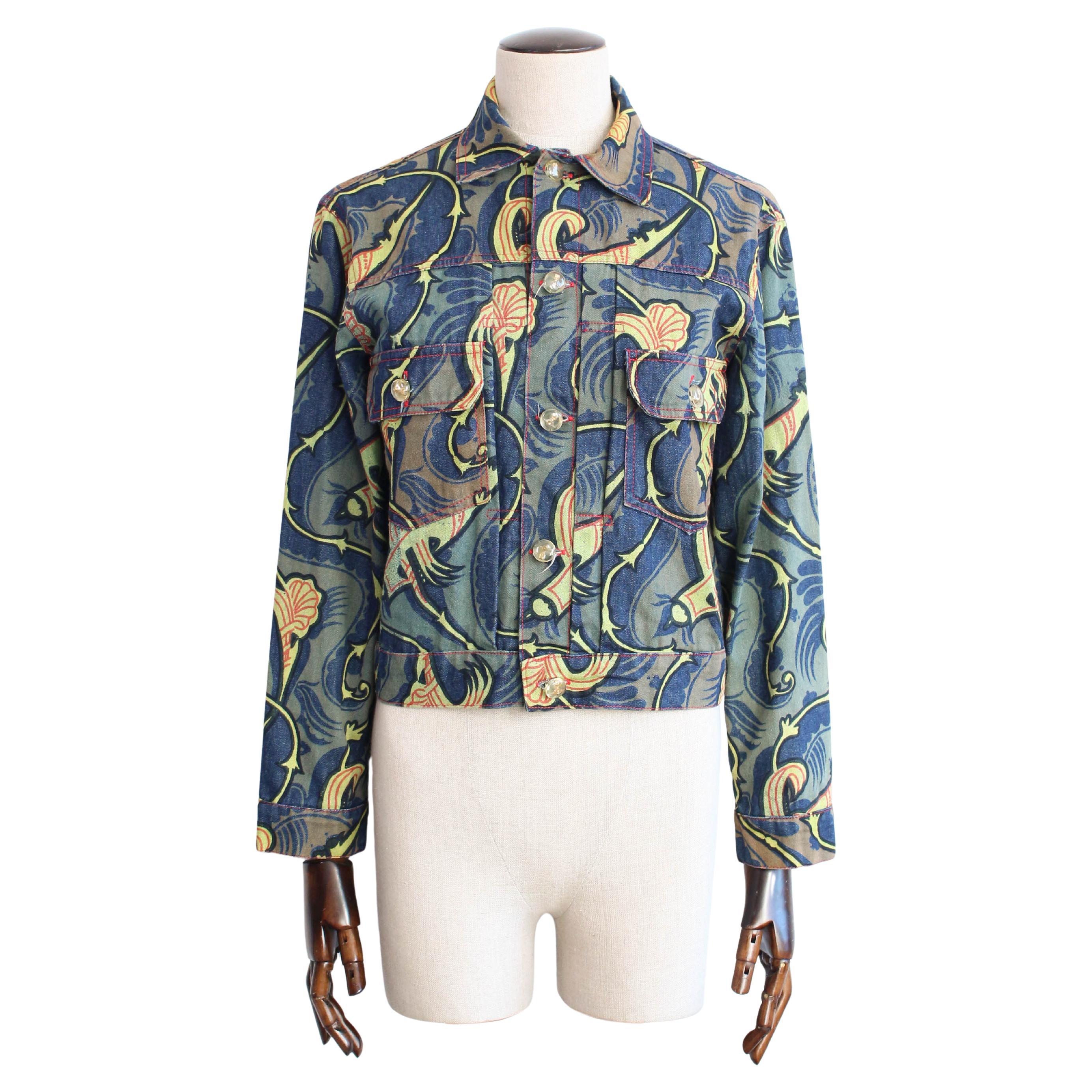 Vivienne Westwood Printemps Eté 1993 
Grand Hotel
 Veste en jean imprimée 
Jungle
. en vente