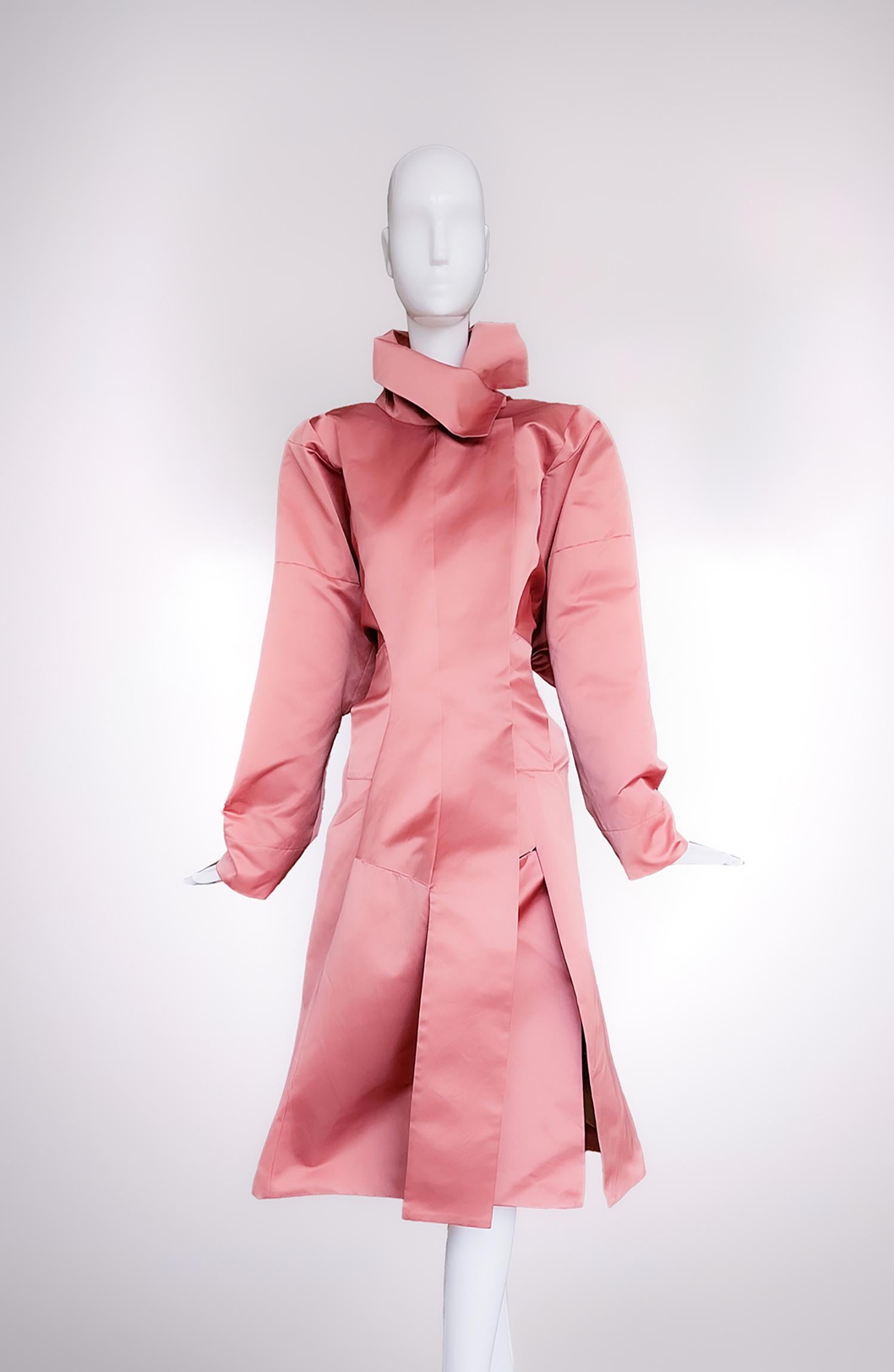 Vivienne Westwood SS 2021 BAT COAT Satin Jacket Oversize Damatic For Sale 3