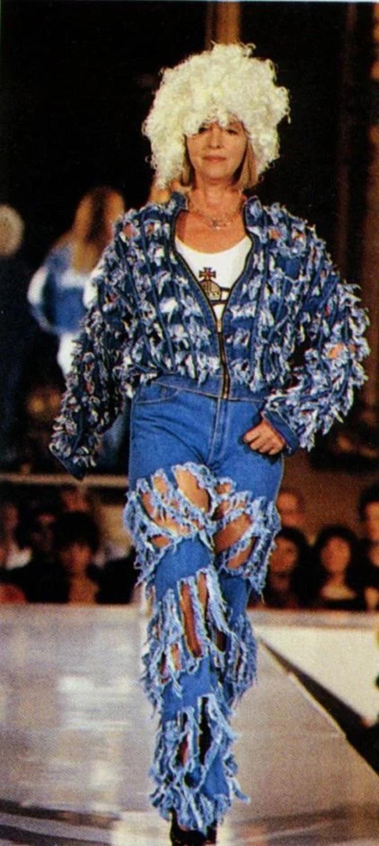 VIVIENNE WESTWOOD SS 91 Icone et rare veste en denim à bords tranchés en vente 1