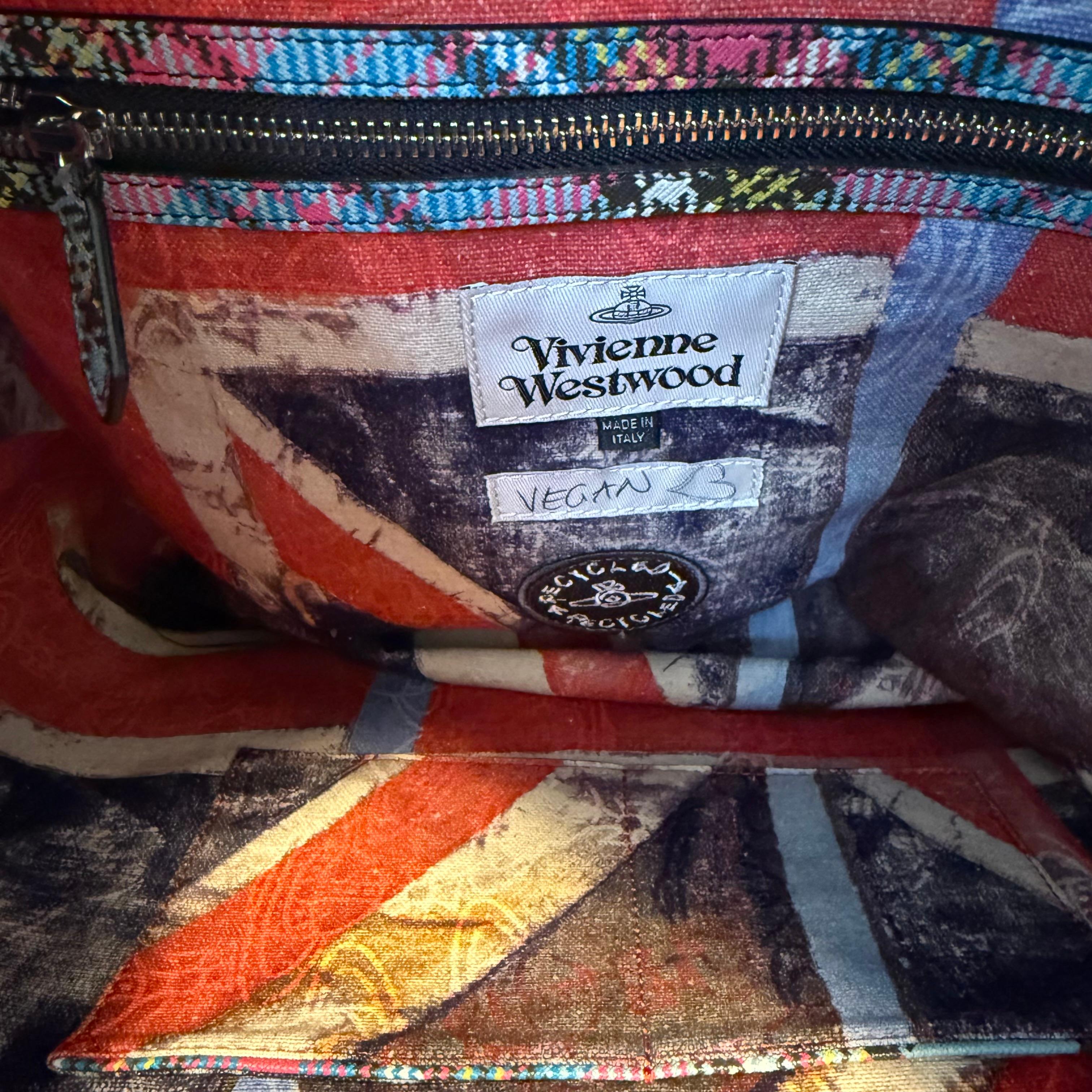 Vivienne Westwood Tartan Tragetasche mit Kordelzug im Angebot 3