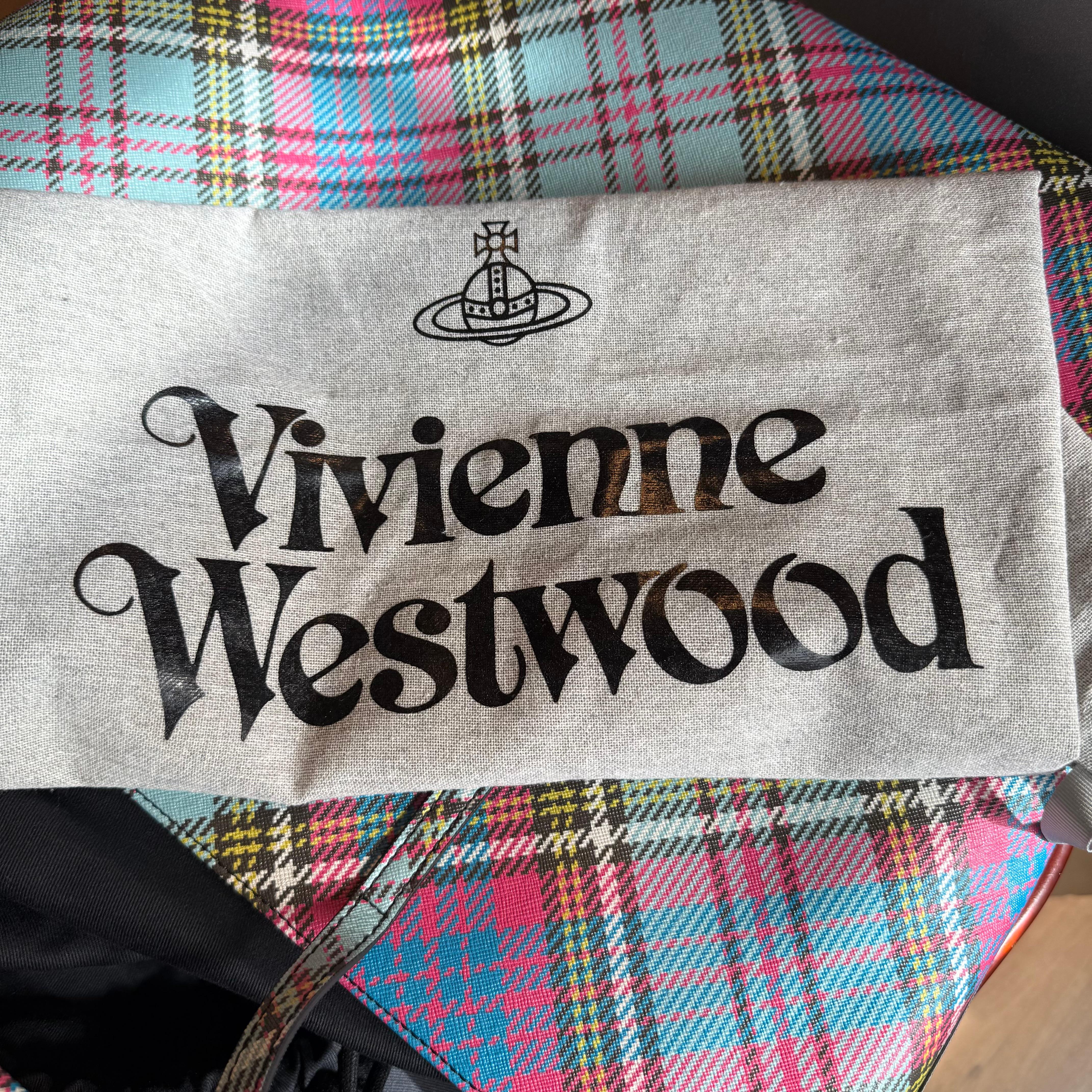 Vivienne Westwood Tartan Tragetasche mit Kordelzug im Angebot 4