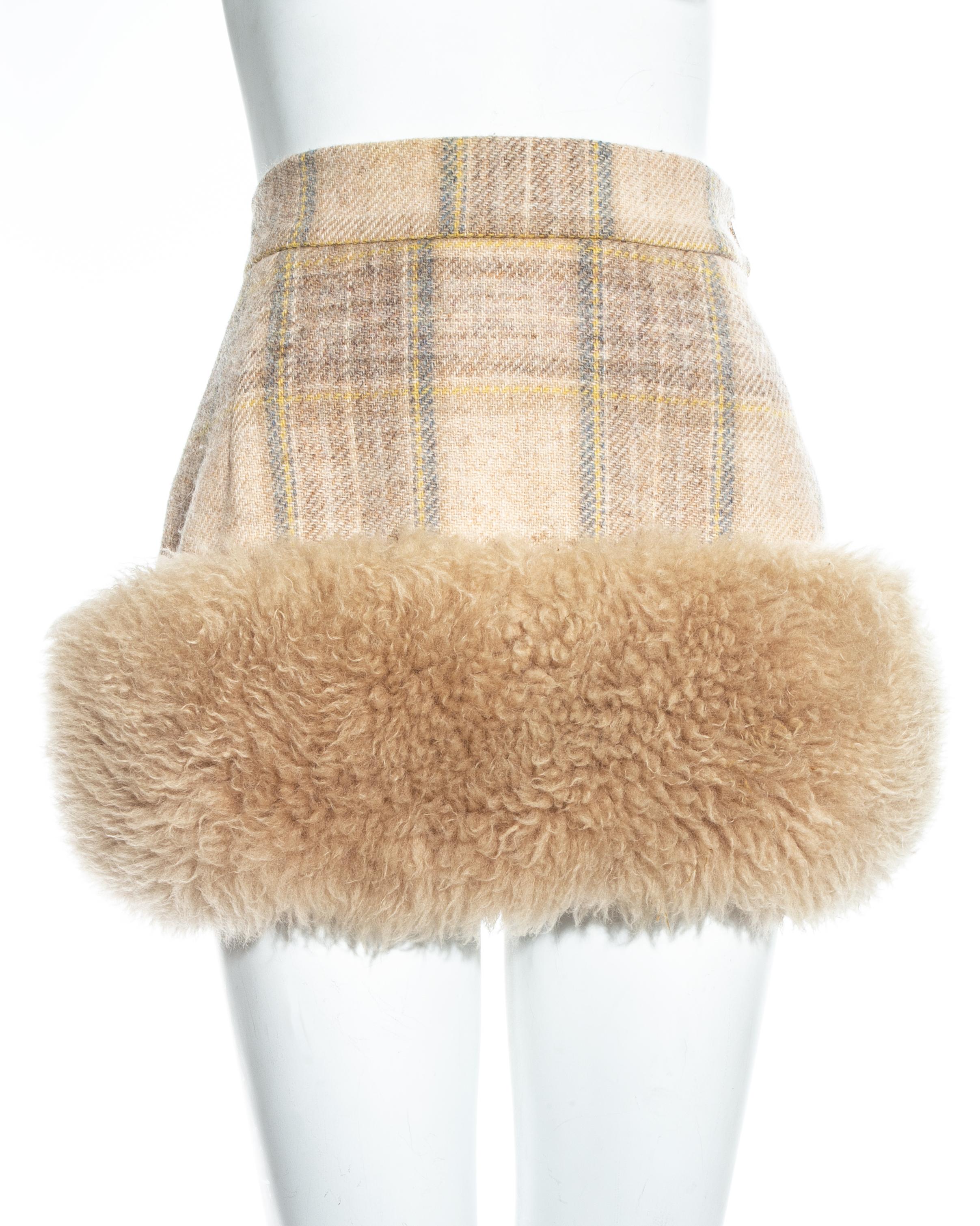 Combinaison mini-jupe en laine écossaise et shearling Vivienne Westwood:: fw 1994 Bon état à London, GB