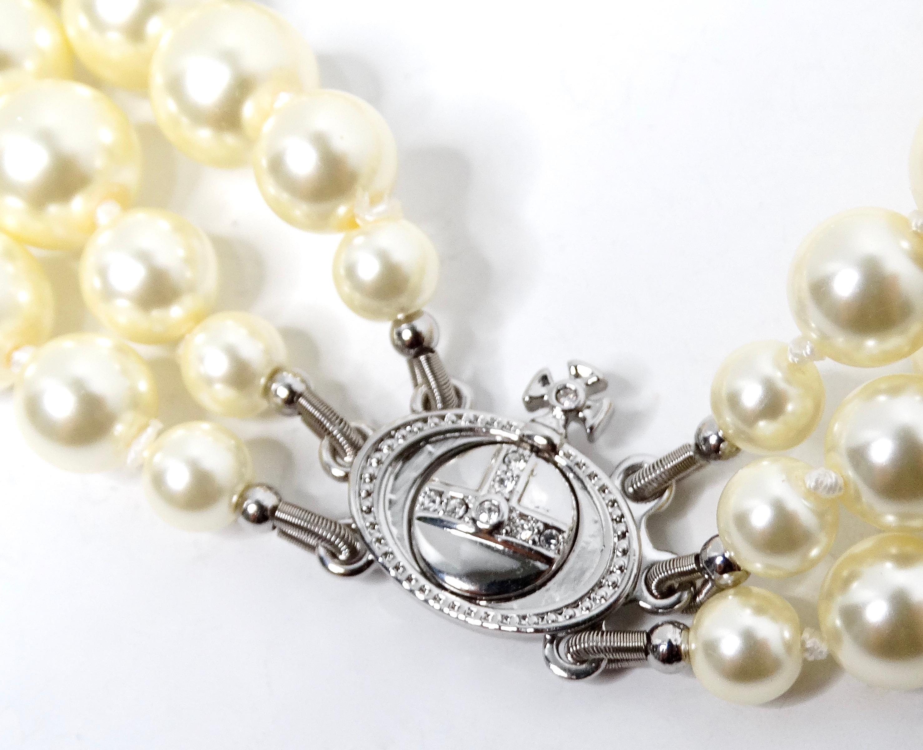 Vivienne Westwood Three-Row Costume Pearl Drop Orb Pendant Necklace In Good Condition For Sale In Scottsdale, AZ