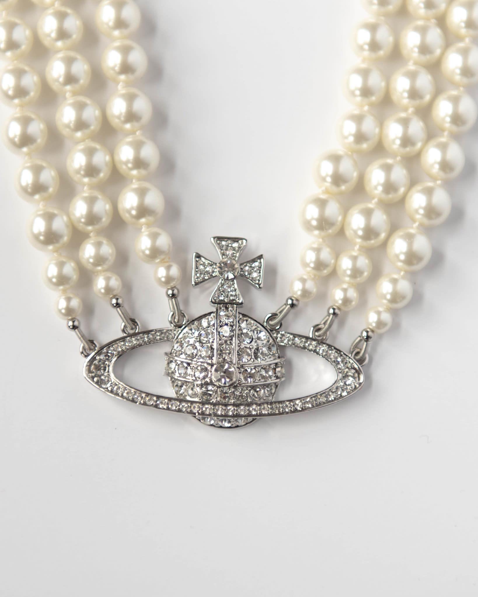 Fake vivienne 2024 westwood necklace pearl