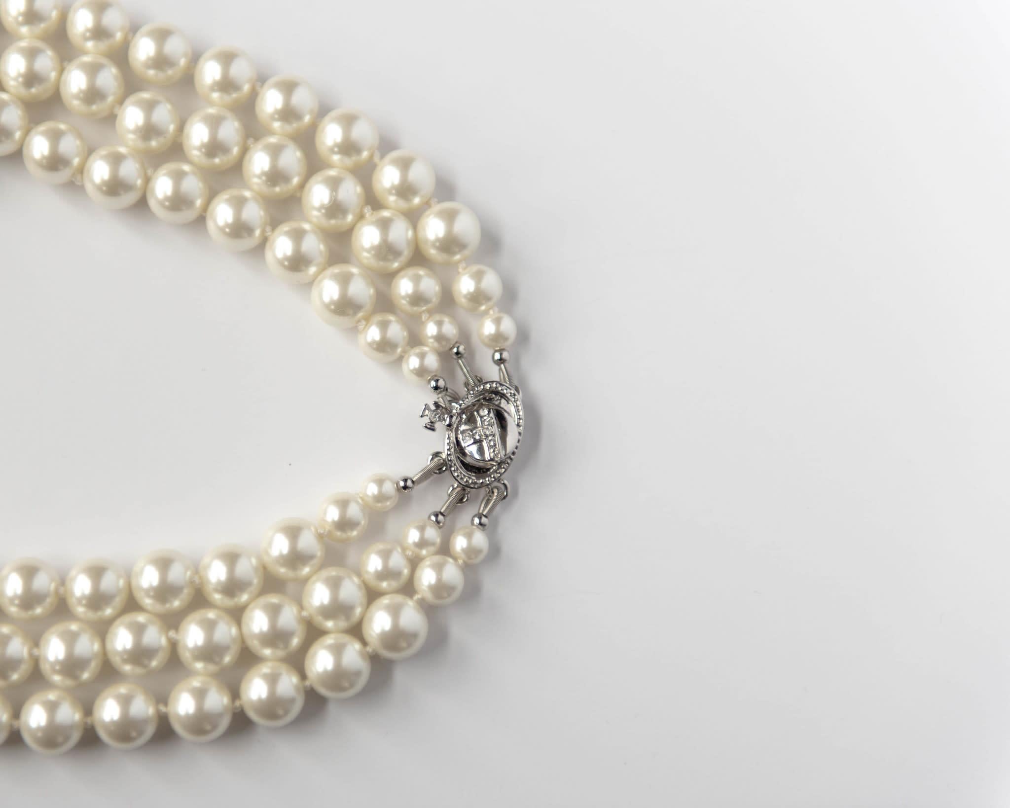 vivienne westwood three row pearl necklace