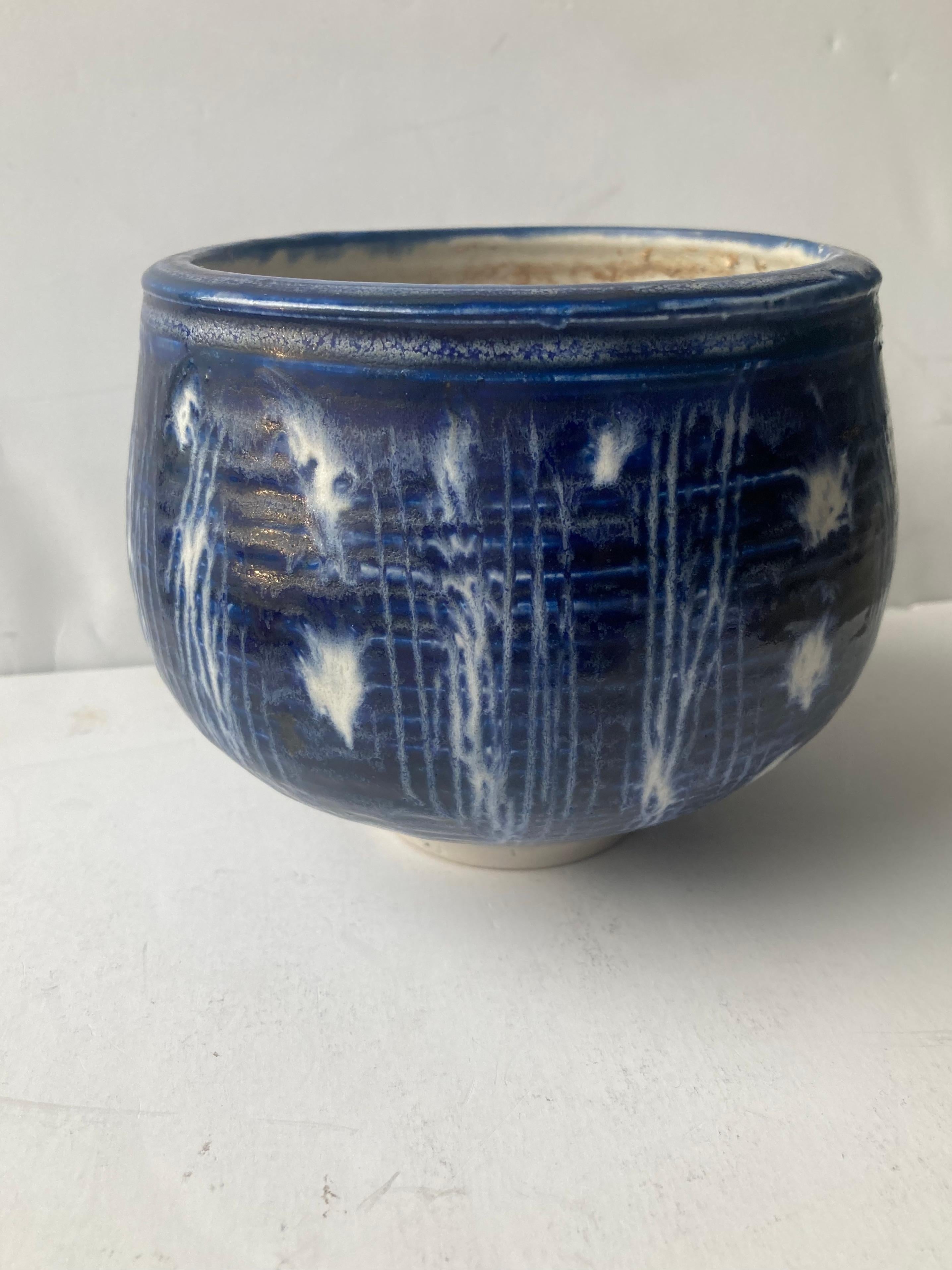 American Vivika and Otto Heino ceramic/pottery bowl , signed 