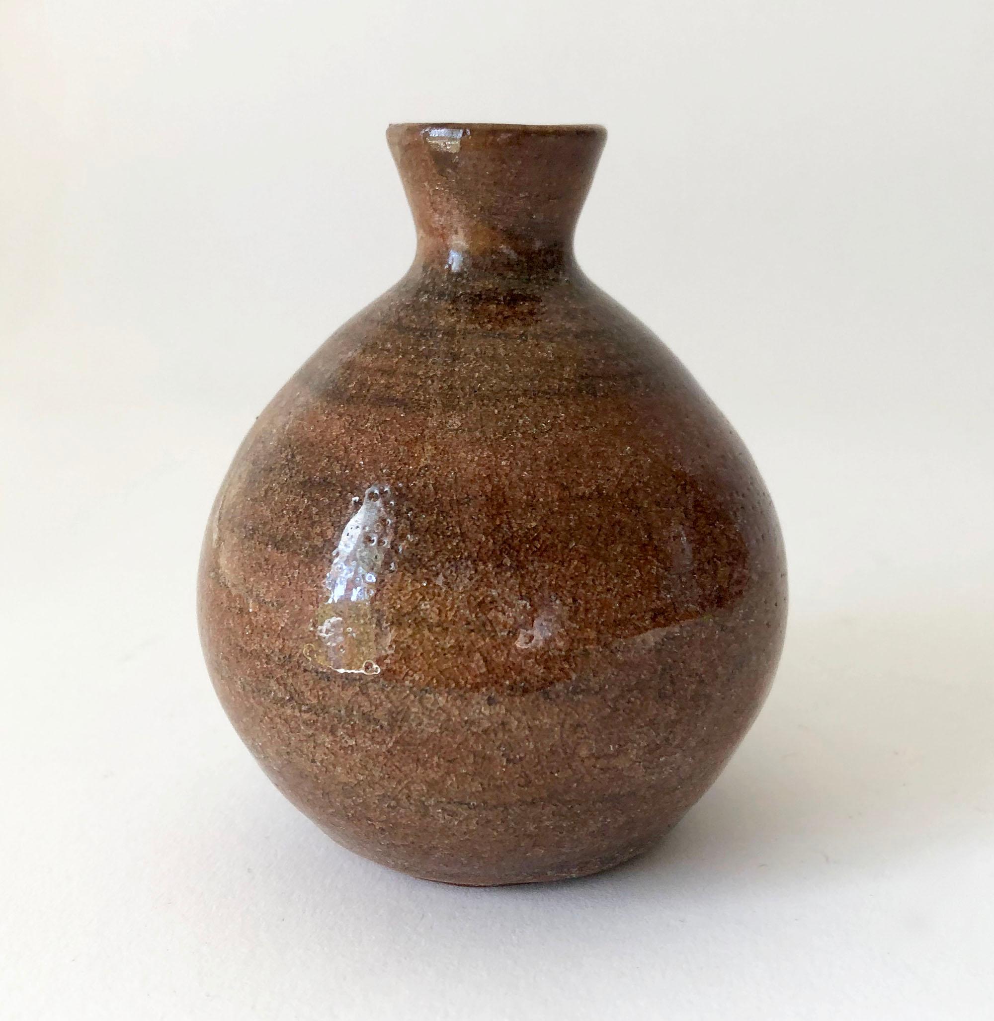 Small stoneware weed bud vase created by Vivika and Otto Heino of Ojai, California. Vase measures 3.24