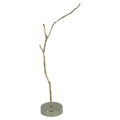 Vivit - Dekorative, von der Nature inspirierte Statue aus poliertem Messing