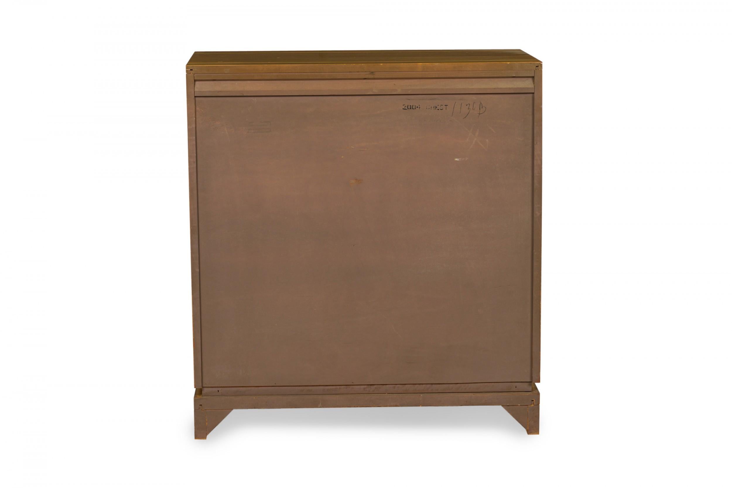 VKG Van Keppel Green pour Brown Saltman - Commode à 5 tiroirs avec base en bois Bon état - En vente à New York, NY