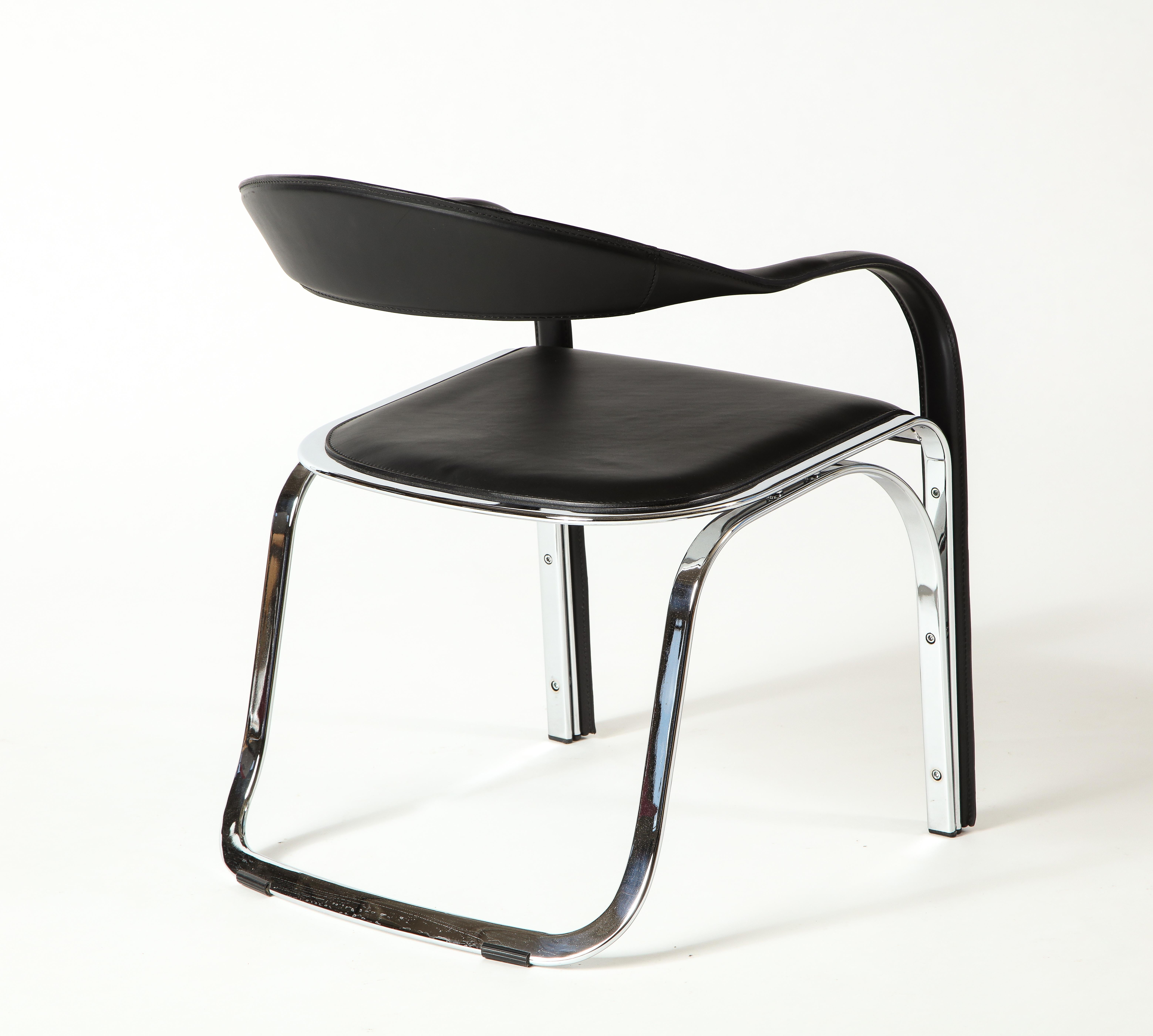 Chaise à dossier unique Vladimir Kagan Fettucini en cuir noir avec base en métal en vente 2