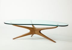 Table basse sculptée Vladimir Kagan 412 avec verre transparent & Base en noyer naturel