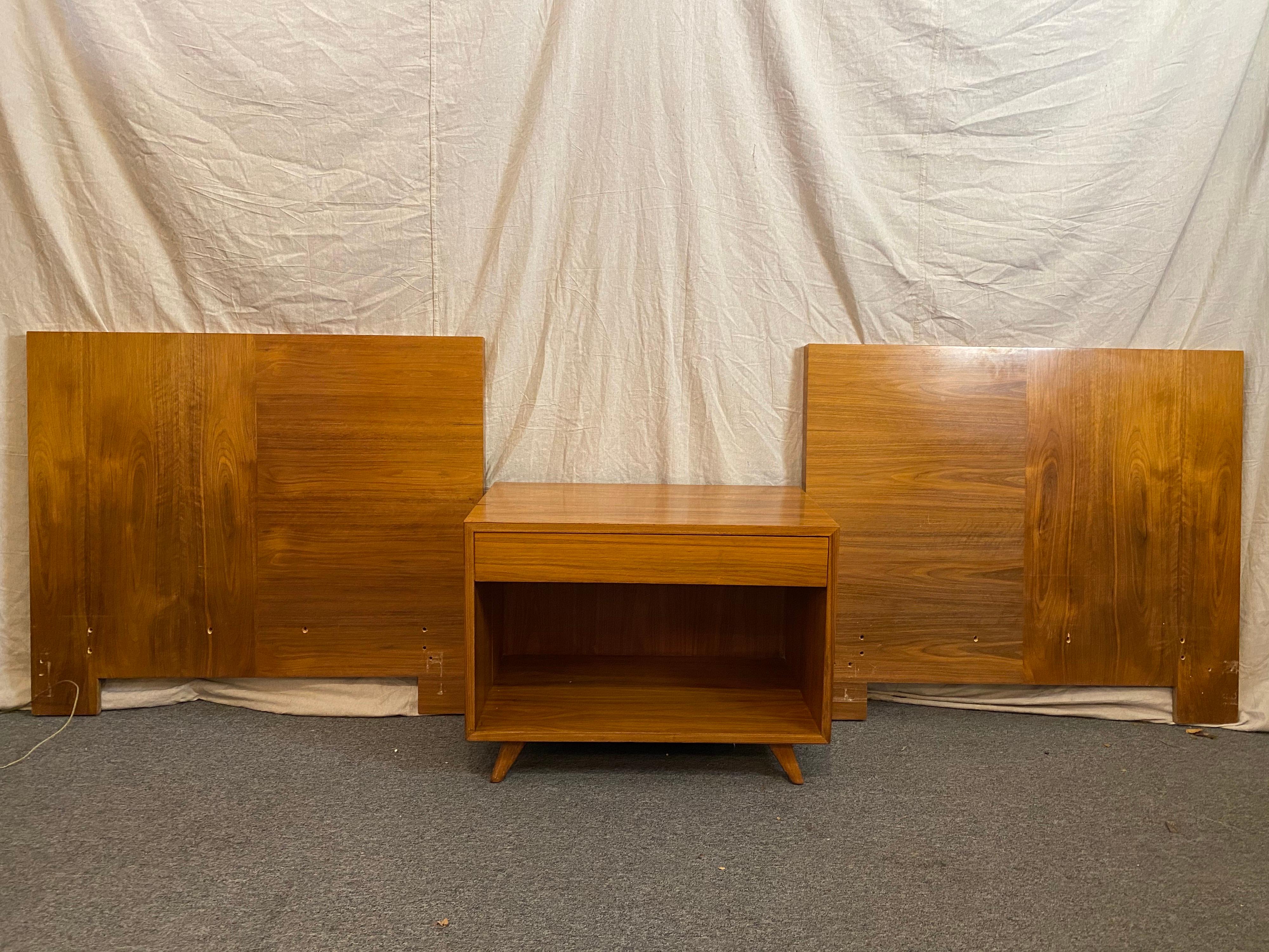 Vladimir Kagan for Kagan Dreyfuss pair of twin headboards/ King headboard with one nightstand. Commissioned in 1954 directly from Kagan Dreyfuss for a New York City Apartment. Alternating Walnut Panels. Nightstand measures: 29.5