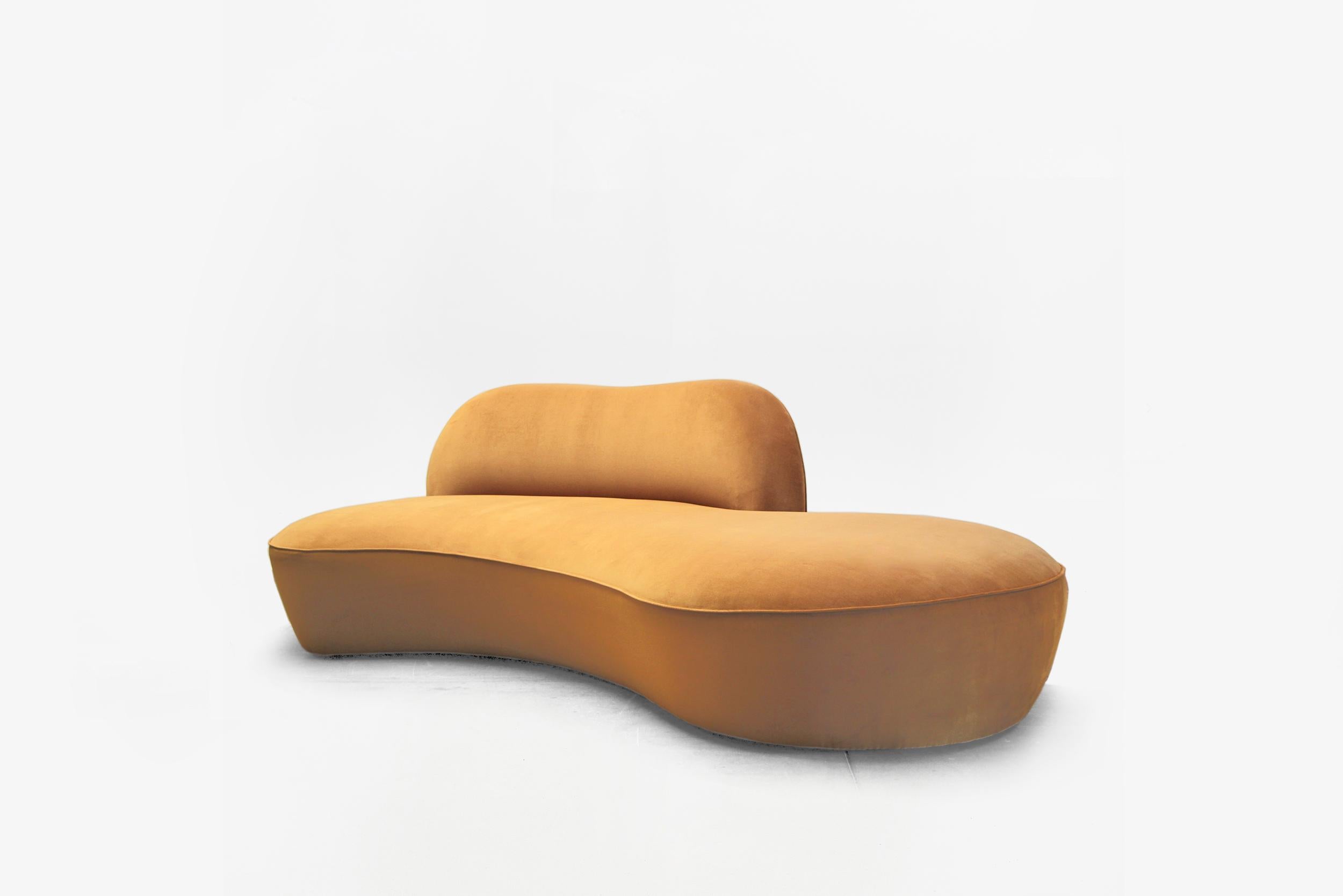 Vladimir Kagan
Sofa model “Directional”
Manufactured by Vladimir Kagan Designs, Inc.
United States
Upholstery, walnut


Measurements
244 cm x 147 cm x 75 cm
96 in x 58 in x 29.5 in


Literature
The Complete Kagan: A Lifetime of Avant-Garde Design,