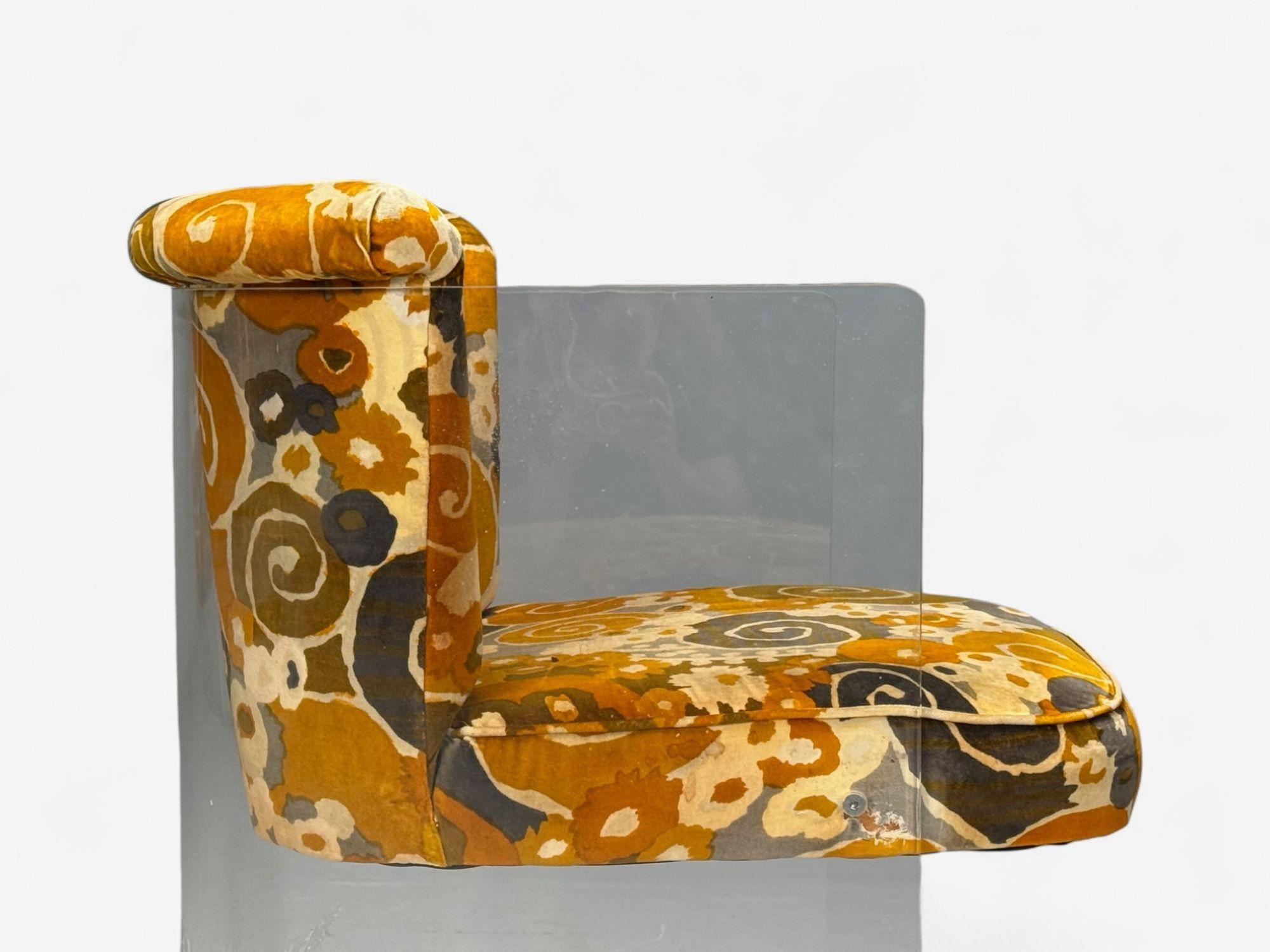 Vladimir Kagan, American Modern, Lucite, Fabric, Armchairs, USA, 1970s For Sale 5