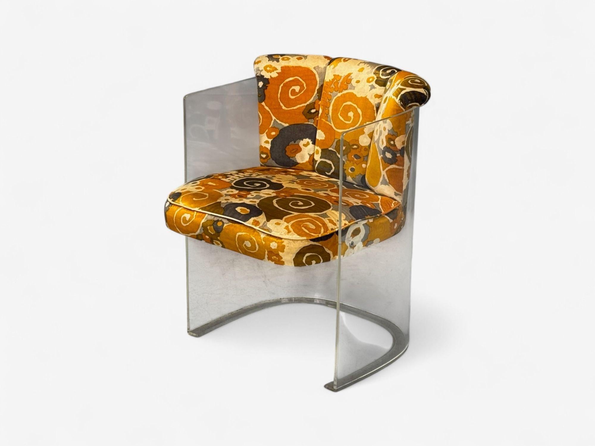Late 20th Century Vladimir Kagan, American Modern, Lucite, Fabric, Armchairs, USA, 1970s For Sale