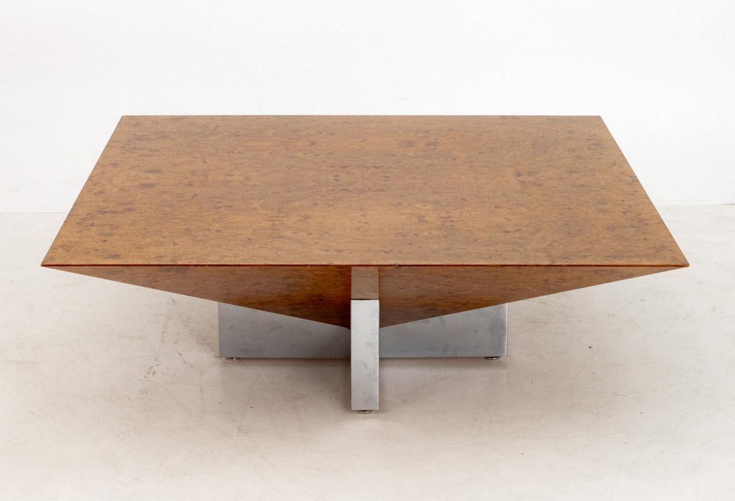 Vladimir Kagan Attr. Table basse en bois d'ébène et chrome en vente 3