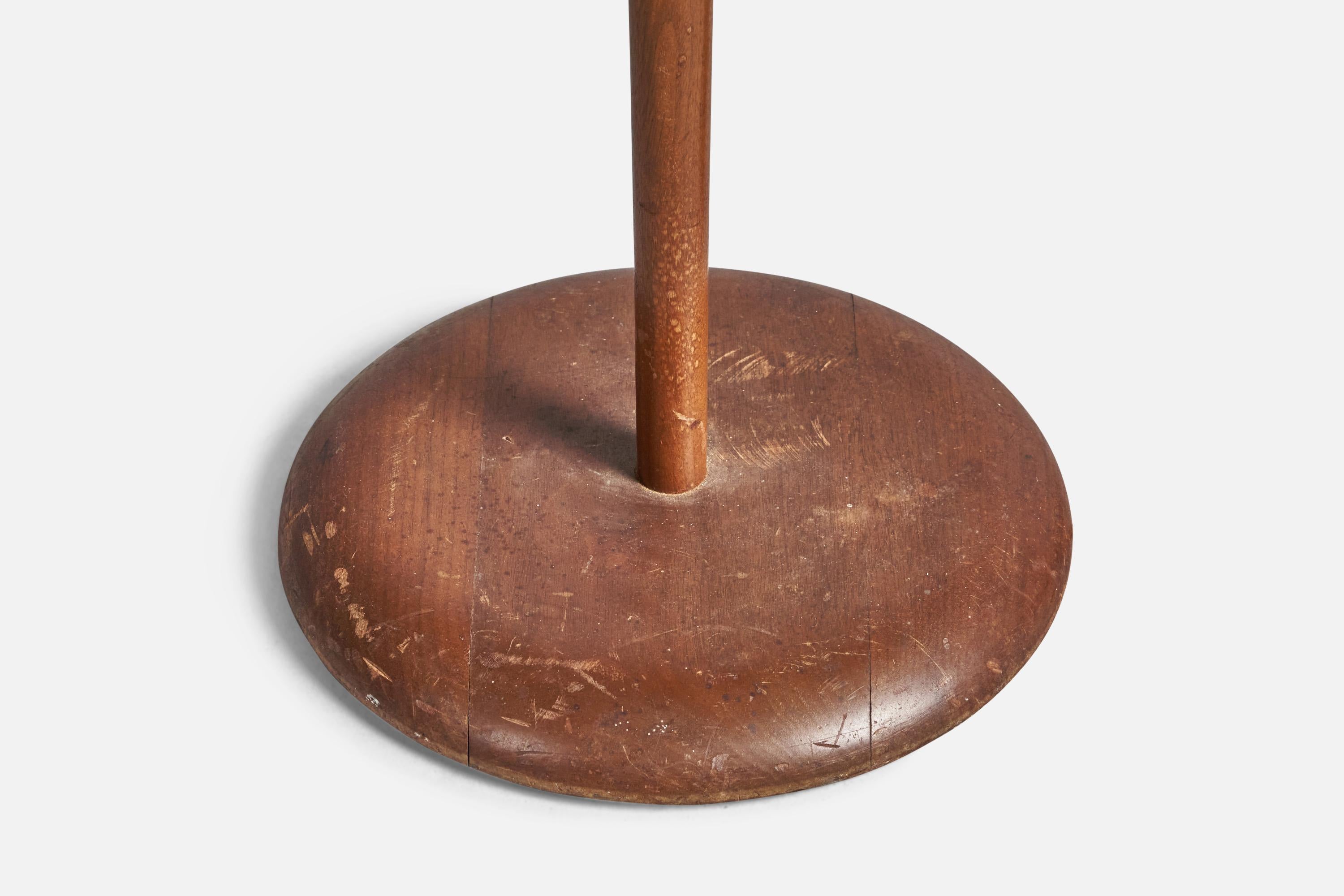 Vladimir Kagan Attribution, Floor Lamp, Walnut, Fabric, USA, 1950s In Good Condition For Sale In High Point, NC