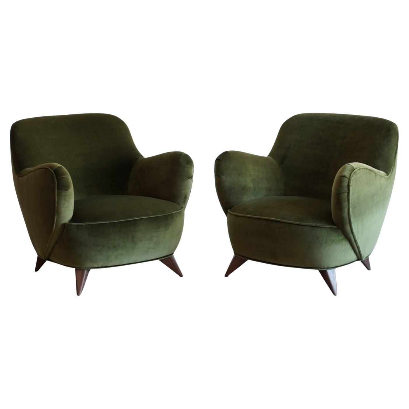 Vladimir Kagan Barrel Lounge Chair in velluto verde oliva e gambe in noce