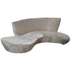 Vladimir Kagan Bilbao Sofa