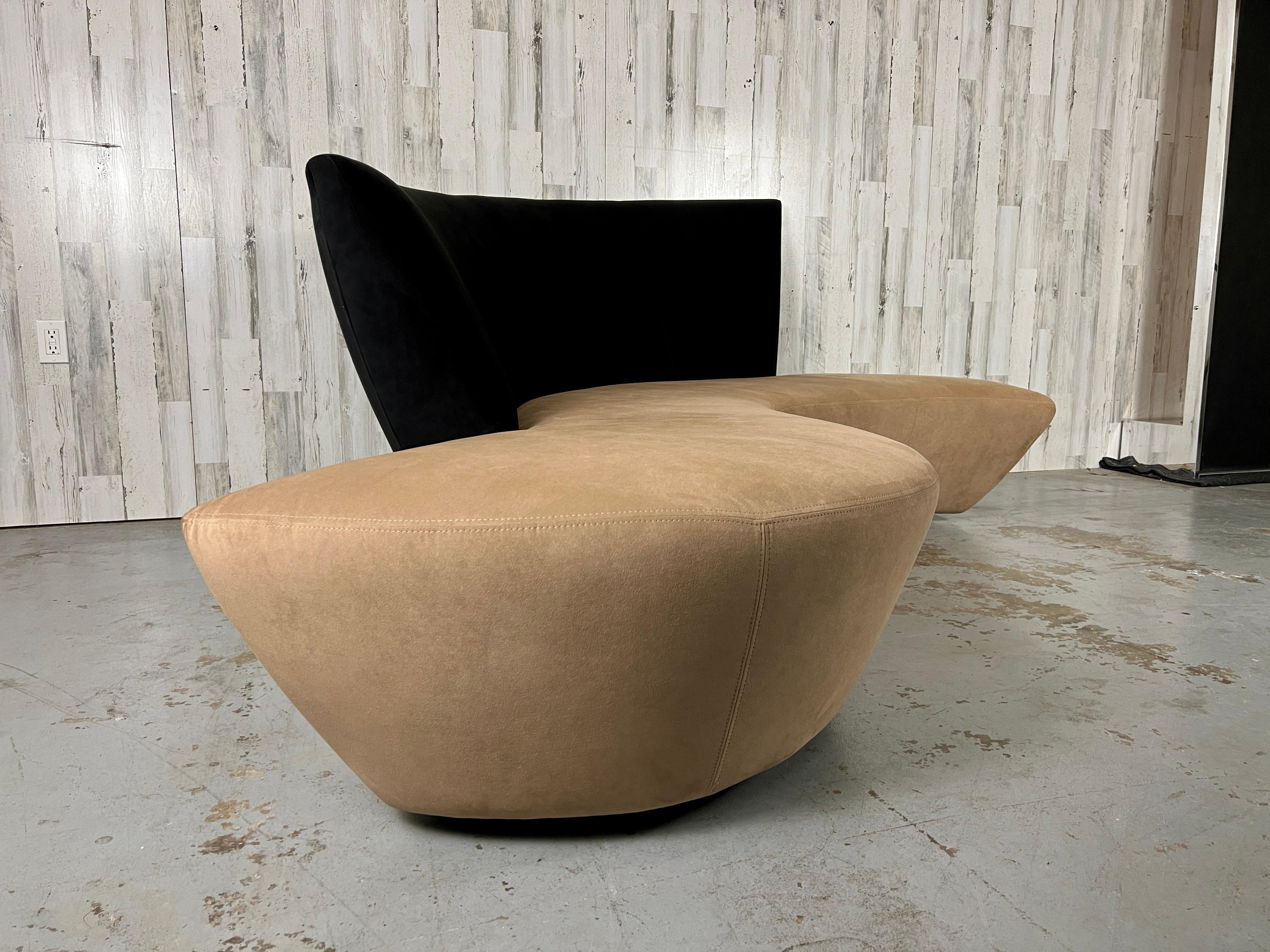 20th Century Vladimir Kagan Bilbao Sofa for Weiman For Sale