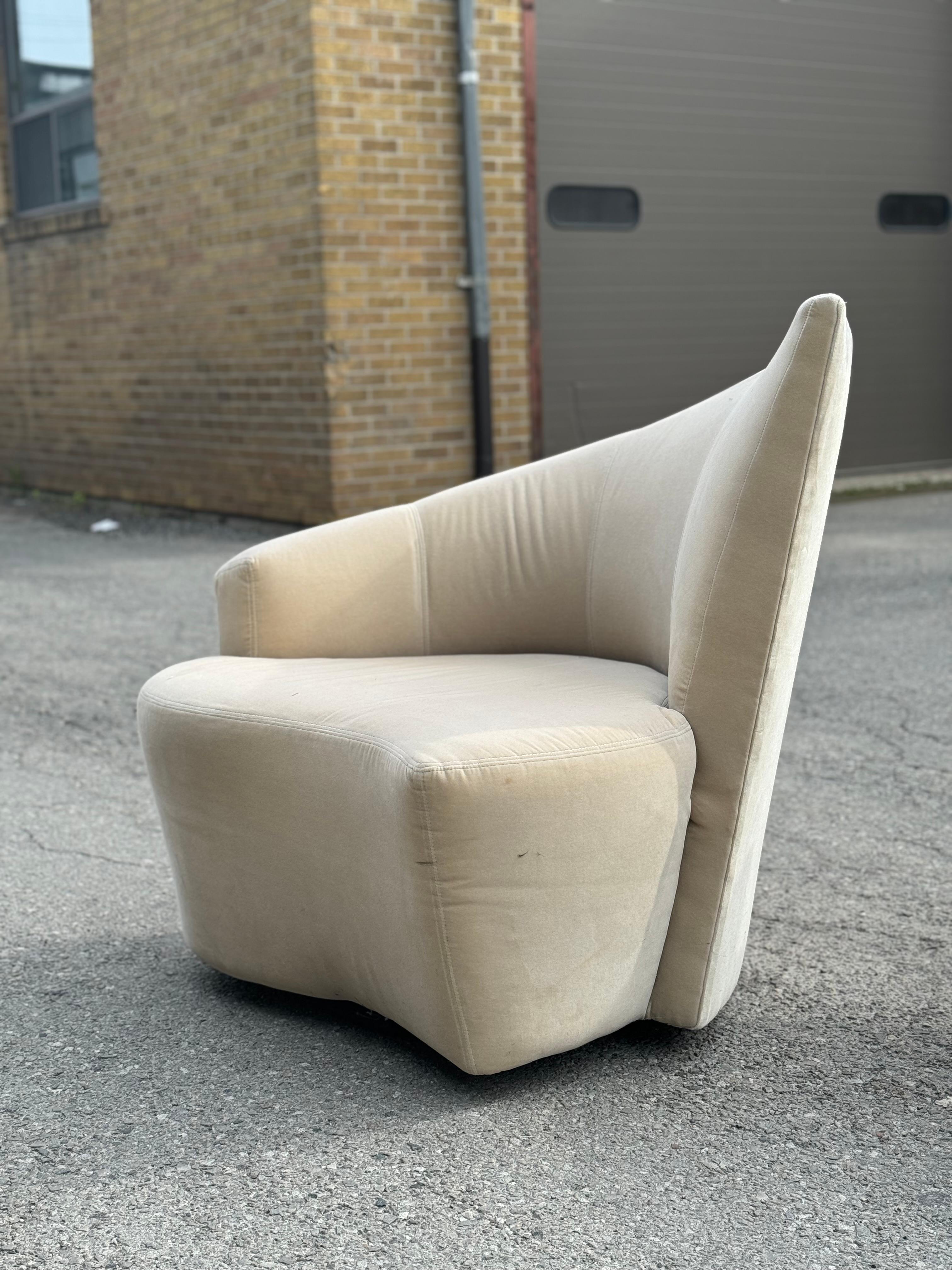 Vladimir Kagan Bilbao Swivel Slipper Chairs For Sale 7