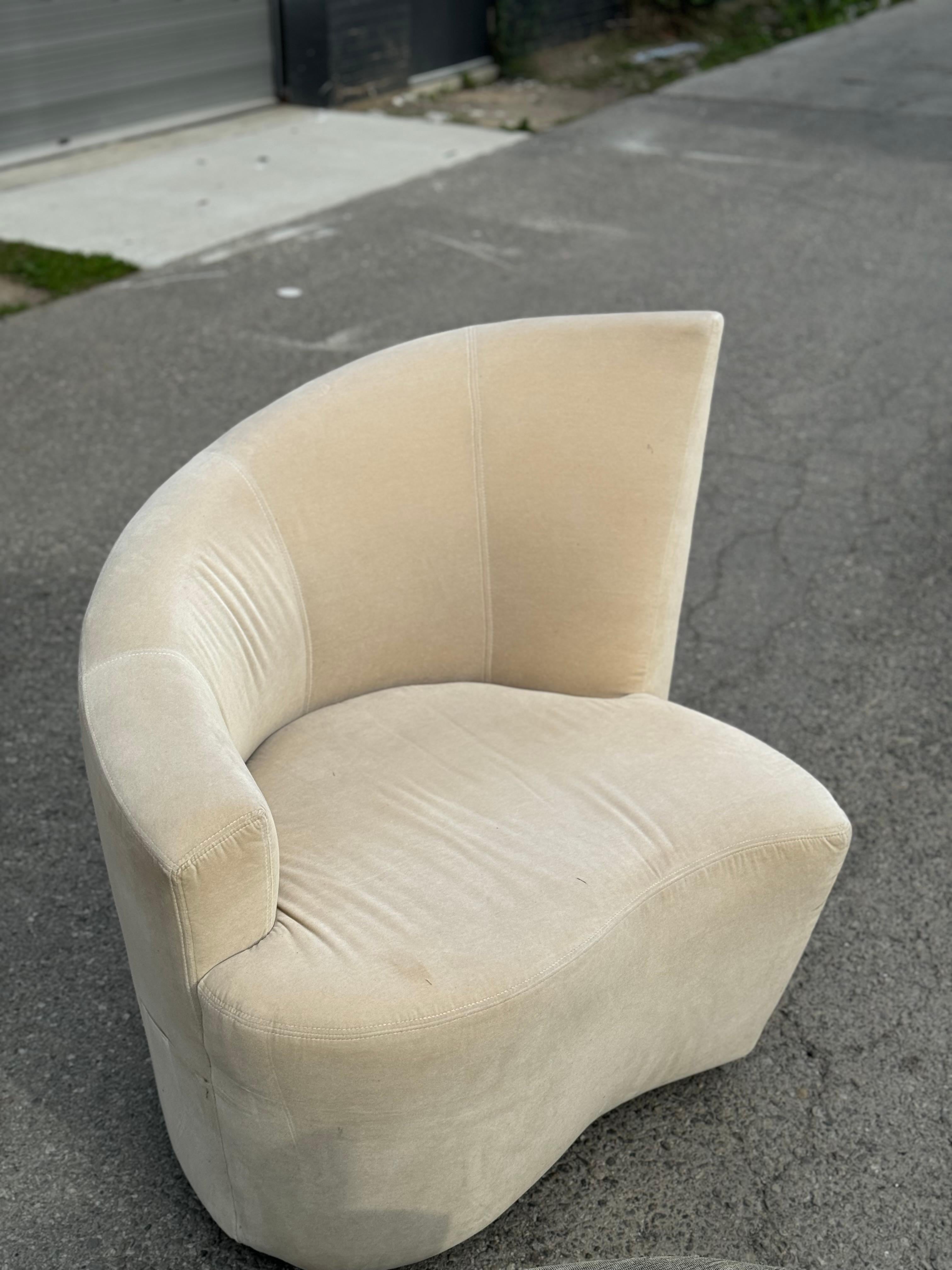 Vladimir Kagan Bilbao Swivel Slipper Chairs For Sale 9