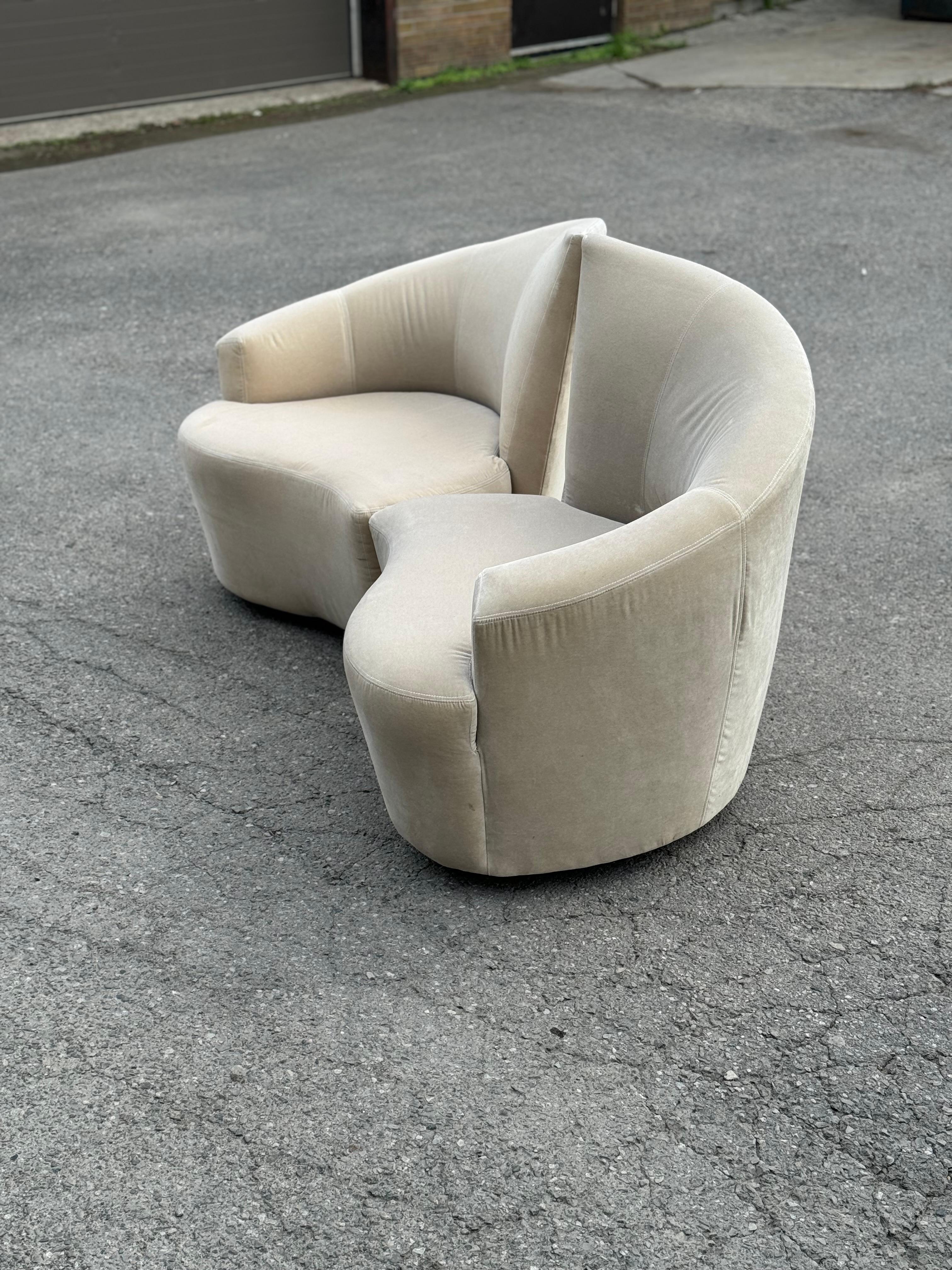 Vladimir Kagan Bilbao Swivel Slipper Chairs In Good Condition For Sale In Toronto, CA