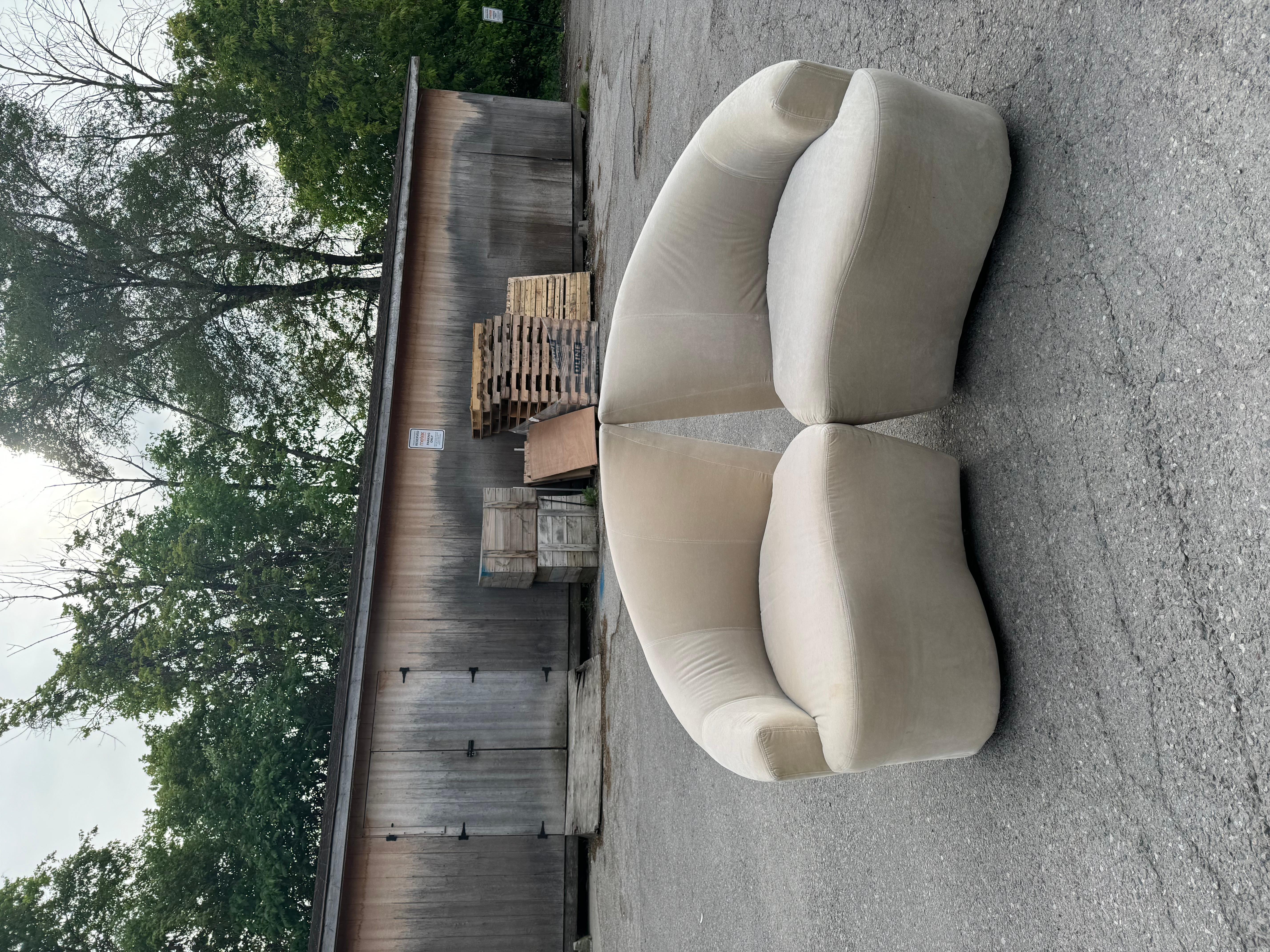 Late 20th Century Vladimir Kagan Bilbao Swivel Slipper Chairs For Sale