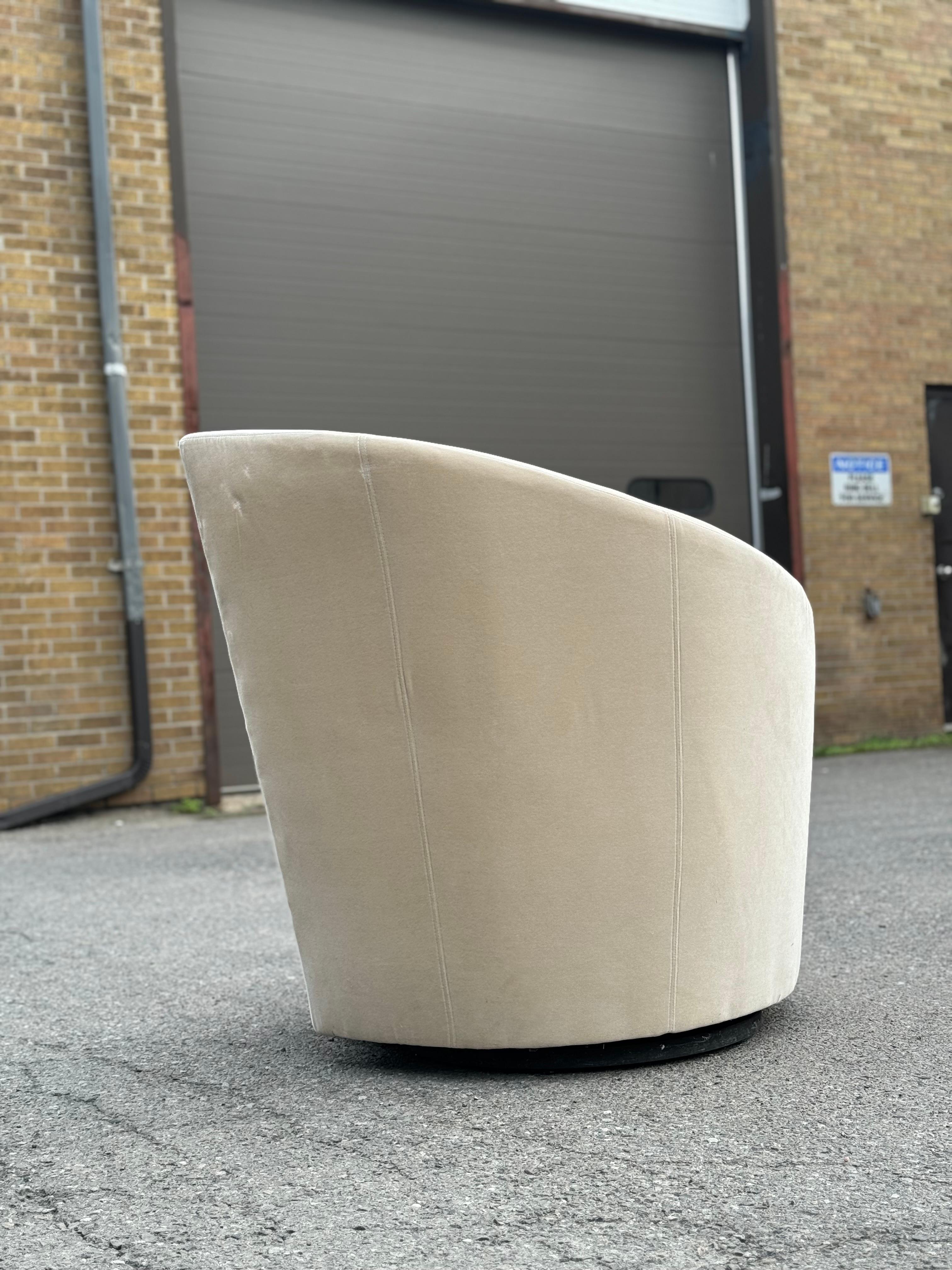 Vladimir Kagan Bilbao Swivel Slipper Chairs For Sale 1