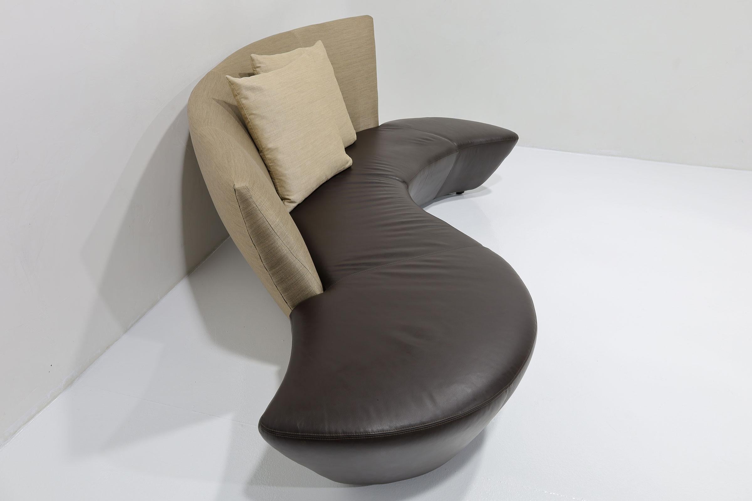 Vladimir Kagan Bilboa Sofa in Silk and Leather In Good Condition For Sale In Dallas, TX