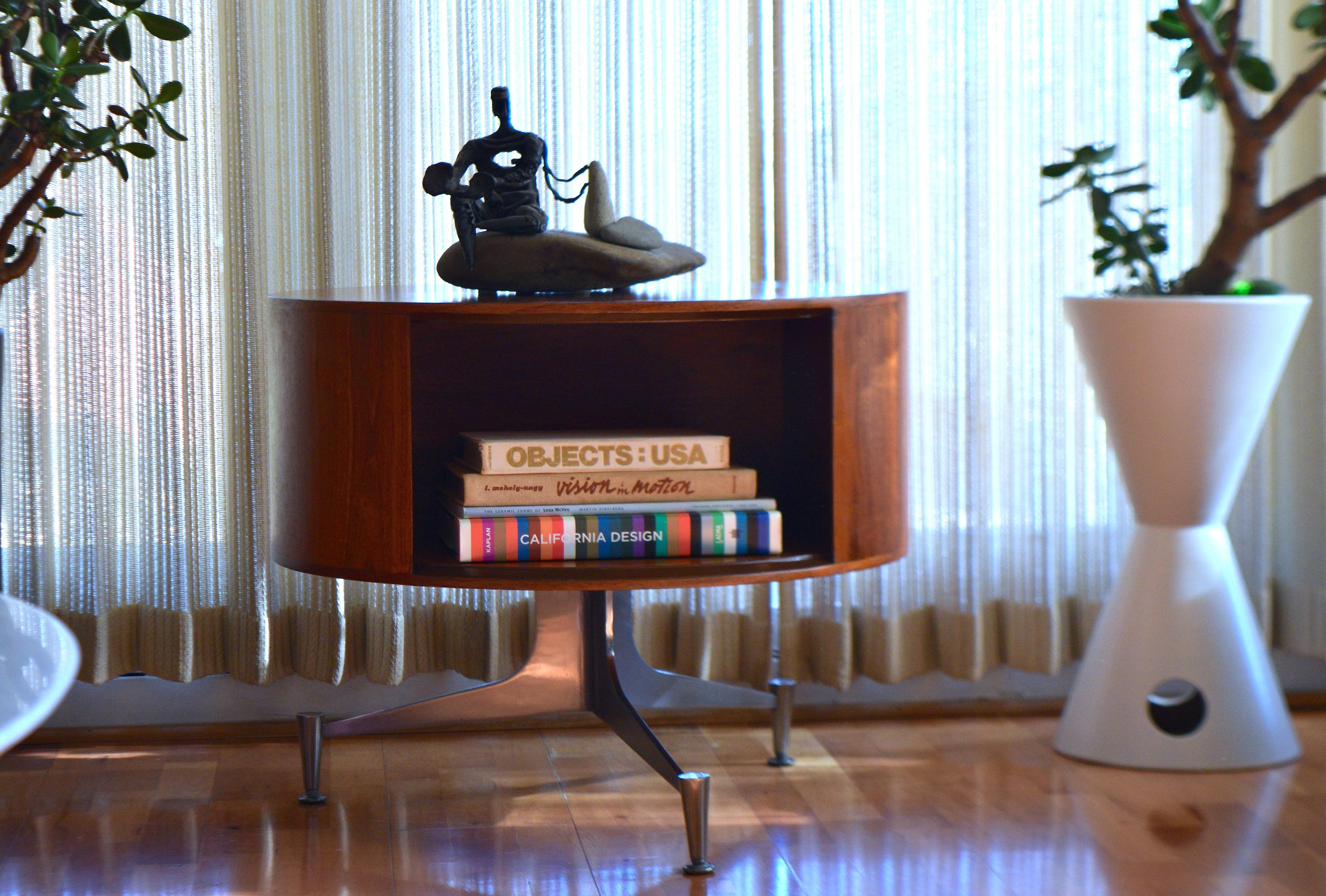 Vladimir Kagan Book Table, 1950s In Good Condition In South Charleston, WV