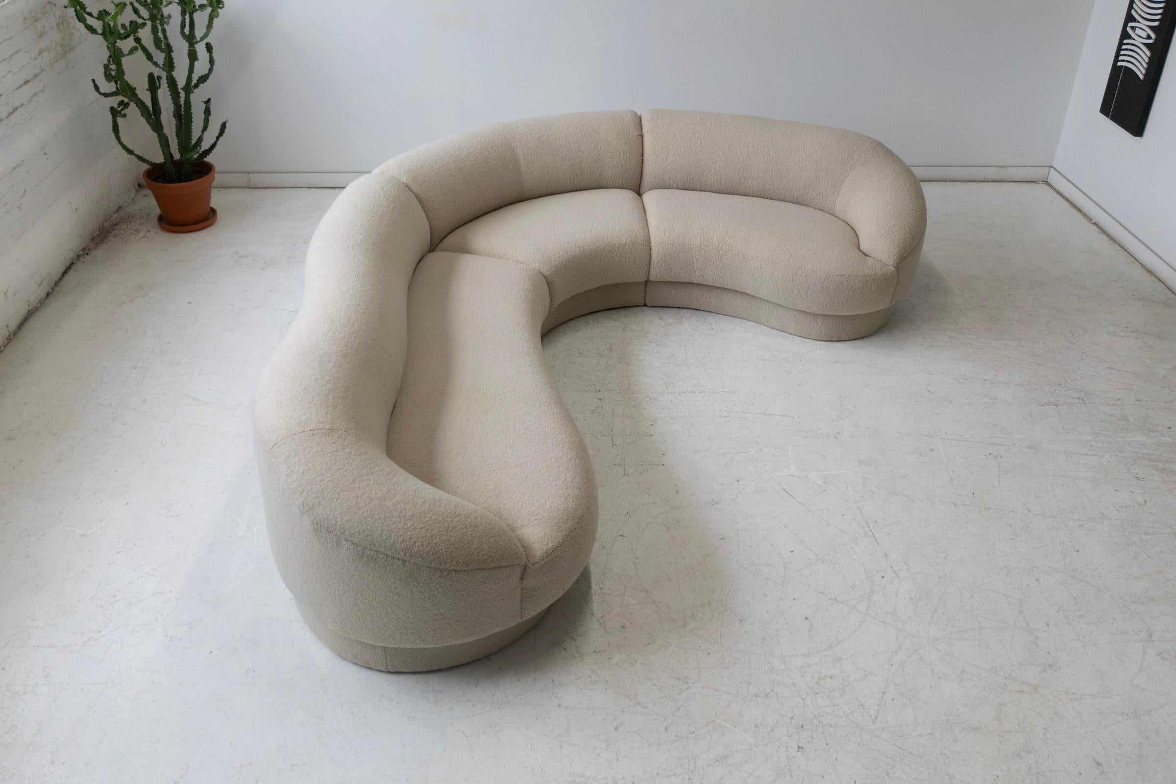 Vladimir Kagan Boucle Cloud Sofa In Excellent Condition In Chicago, IL