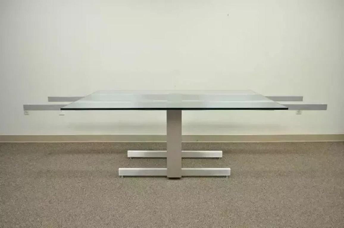 Vladimir Kagan Kubistischer aus gebürstetem Aluminium und Glas aus Glas, ausziehbarer Konferenztisch im Zustand „Gut“ im Angebot in Philadelphia, PA