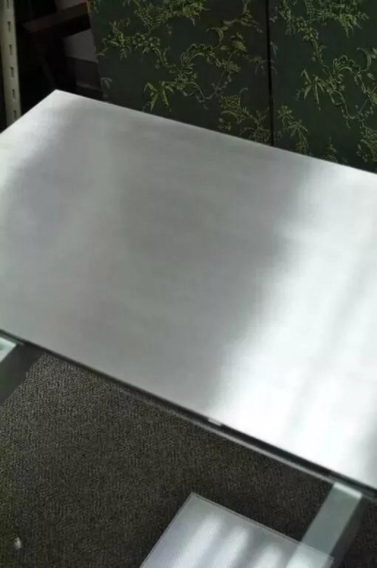Vladimir Kagan Kubistischer aus gebürstetem Aluminium und Glas aus Glas, ausziehbarer Konferenztisch im Angebot 3