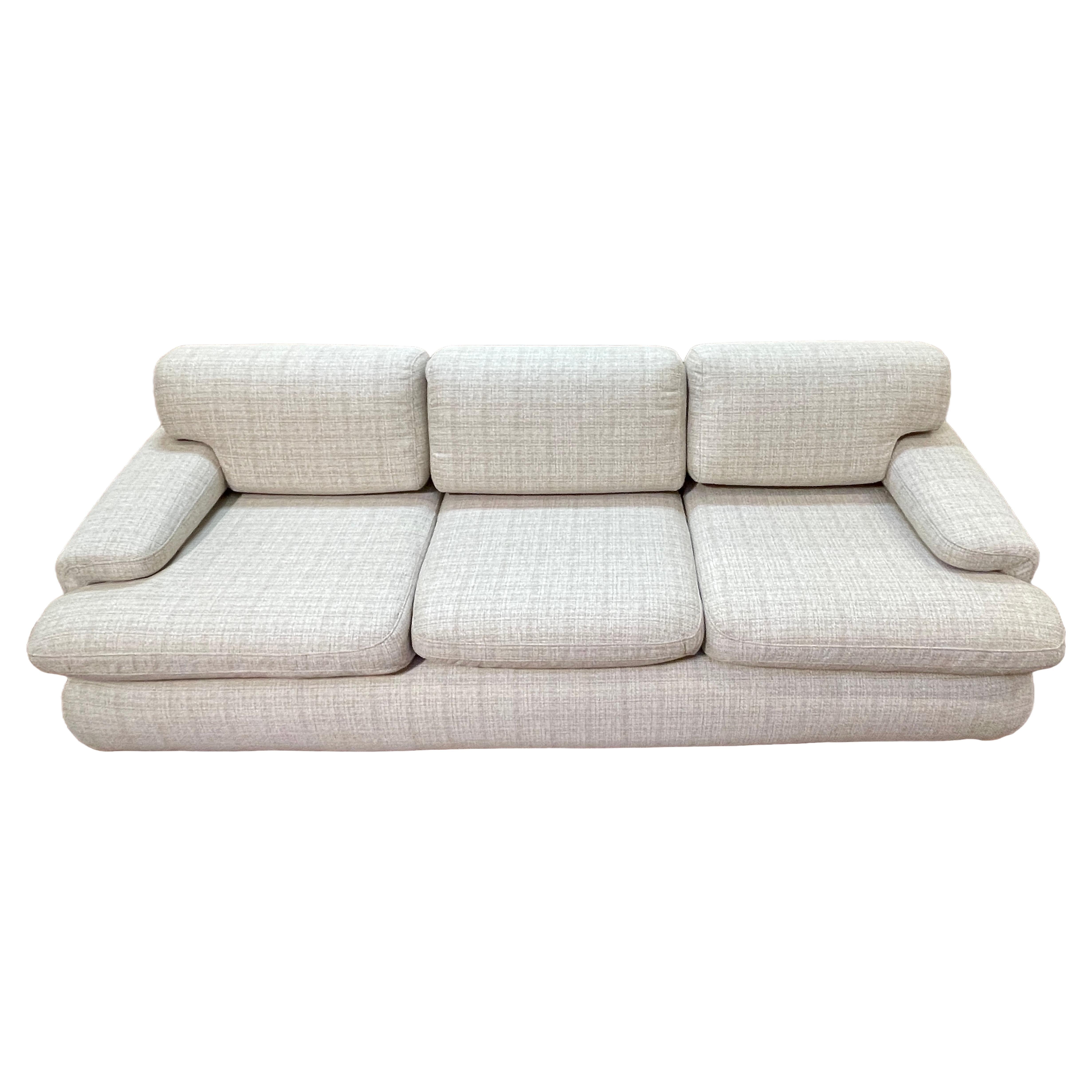 Vladimir Kagan by Preview 3 Piece Attached 'Sectional' Sofa
USA, Circa 1980's

A quietly luxurious Vladimir Kagan for Preview 3 piece attached 'sectional' sofa from the 1980s, highlighting the Vladimir Kagan iconic biomorphic style that defines the