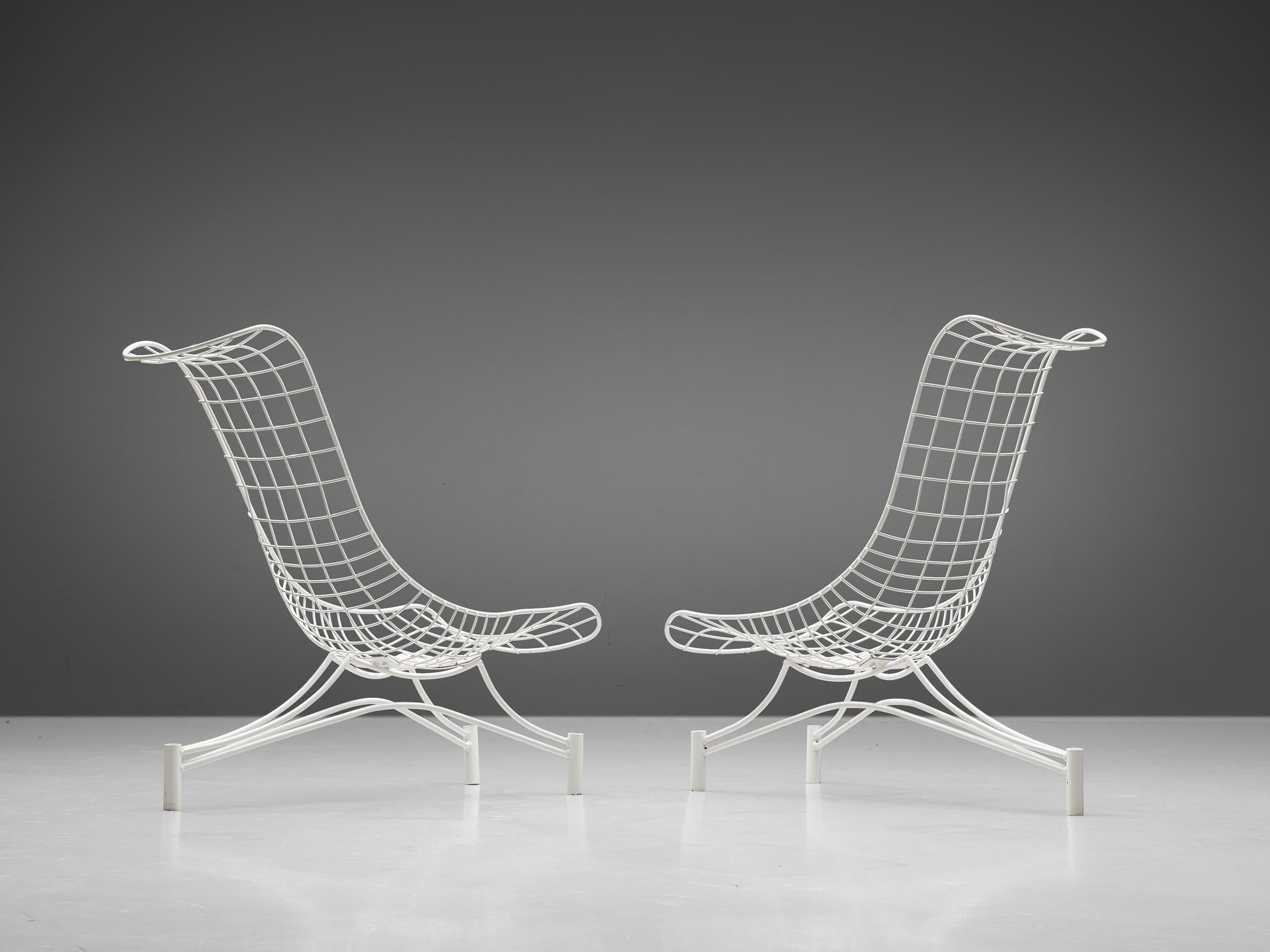 Vladimir Kagan, sedie da salotto 'Capricorn', metallo laccato, Stati Uniti, circa 1958

La sedia Capricorn è caratterizzata da una splendida struttura che si adatta sia agli ambienti interni che a quelli esterni, rendendola un design dinamico e