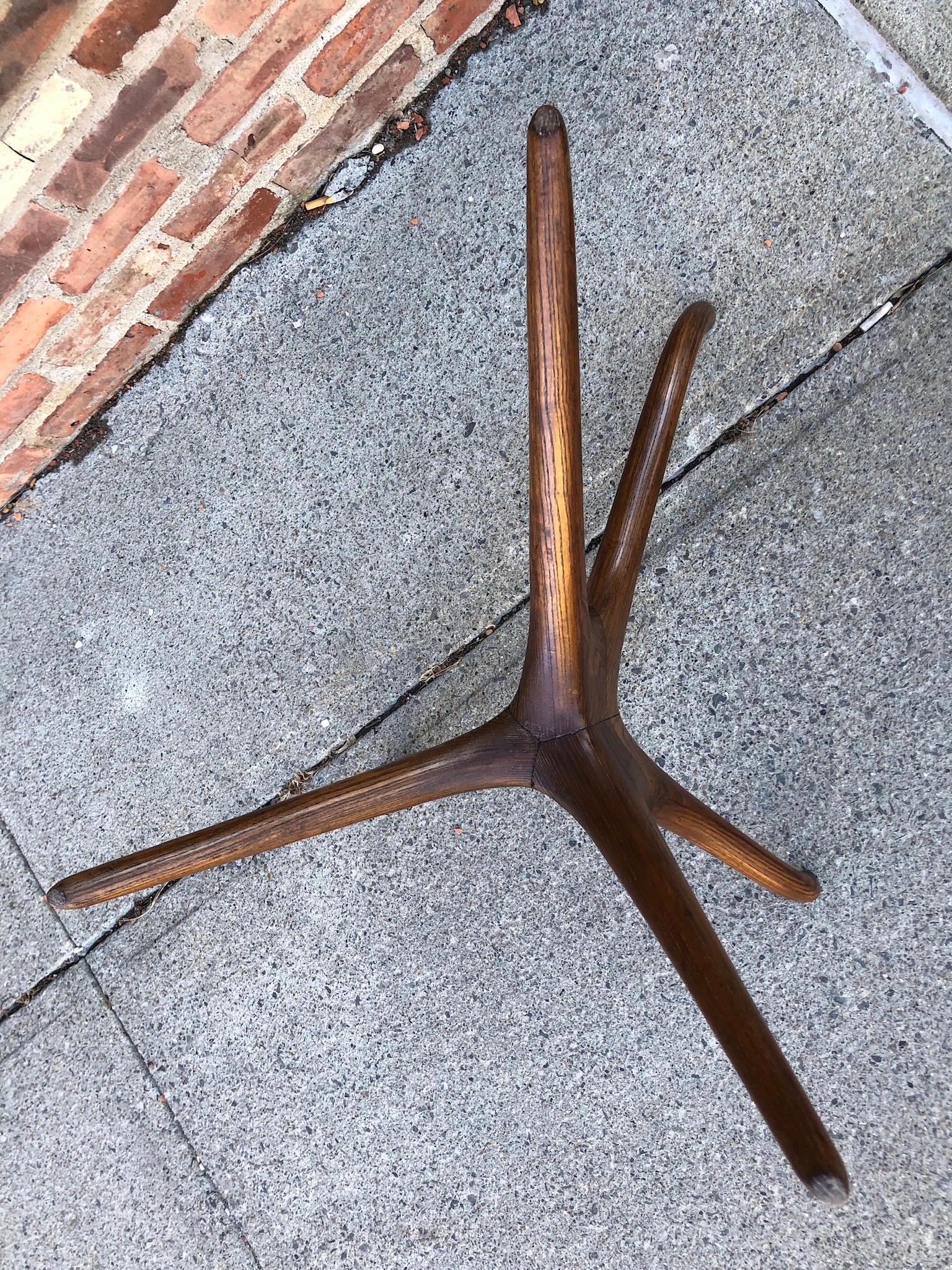 Vladimir Kagan Carved Walnut Trisymmetric Occasional Table For Sale 4