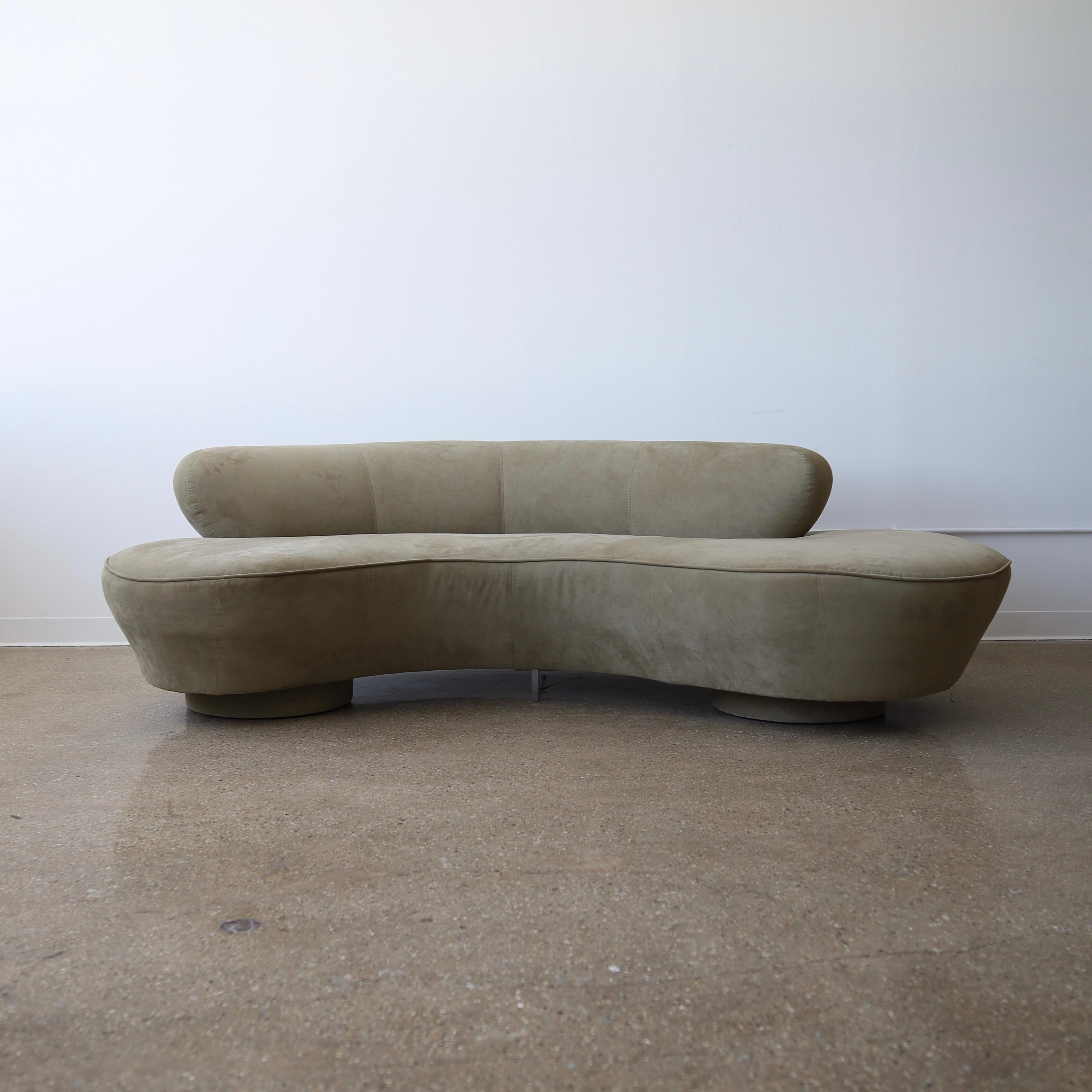 Vladimir Kagan Cloud Sofa for Directional In Good Condition For Sale In Chicago, IL