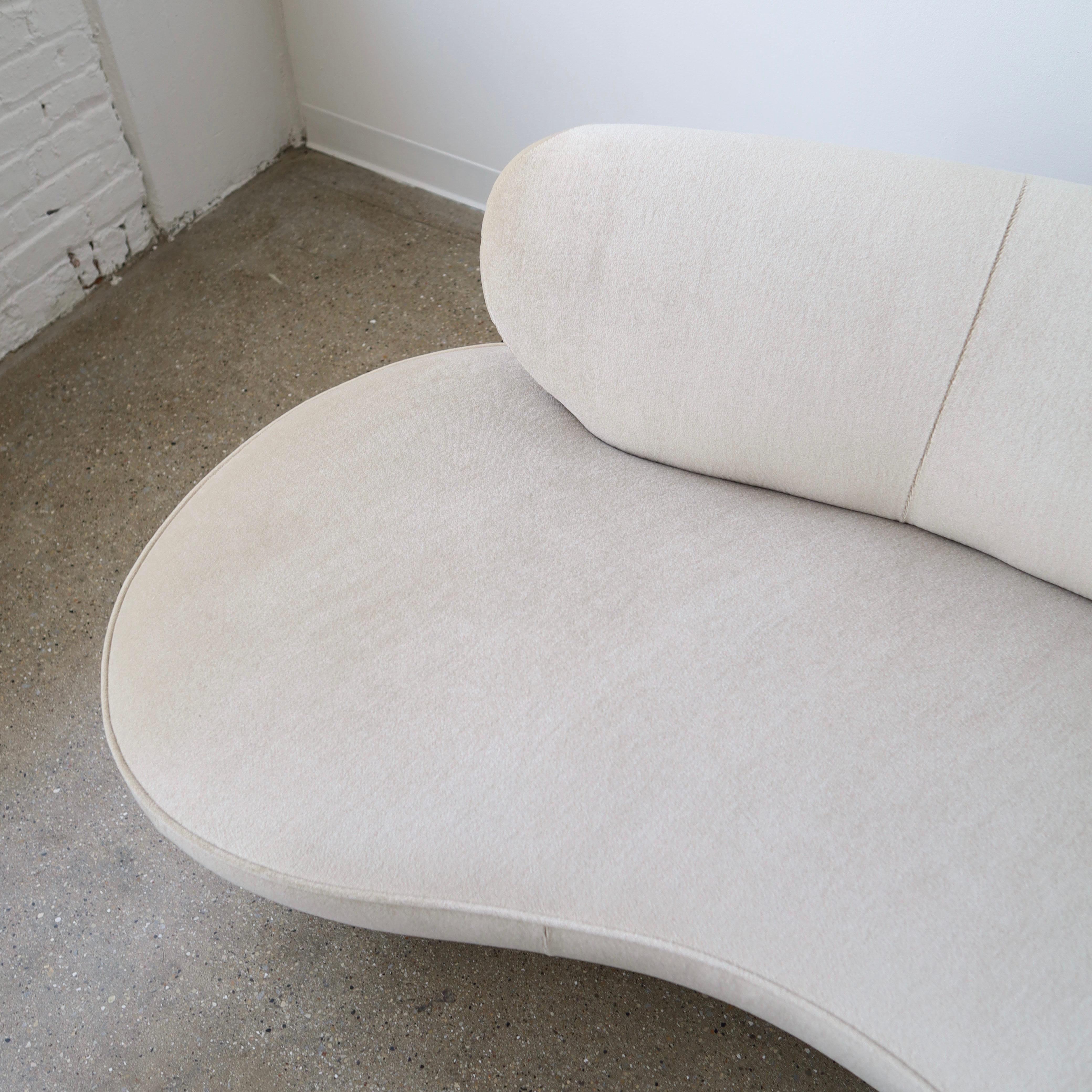 Vladimir Kagan Cloud Sofa für Directional aus Mohair (amerikanisch) im Angebot