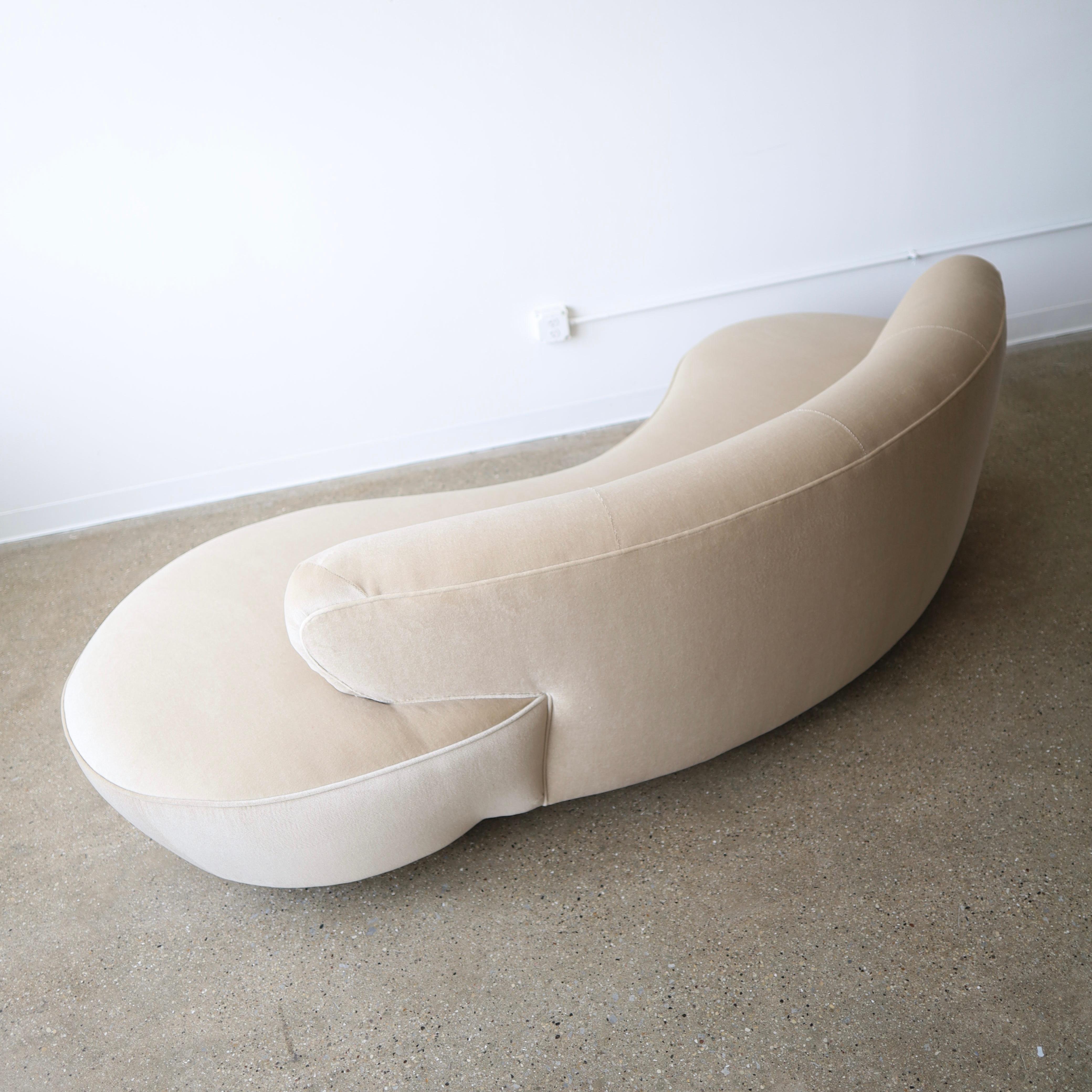 Vladimir Kagan Cloud Sofa für Directional aus Mohair (Ende des 20. Jahrhunderts) im Angebot