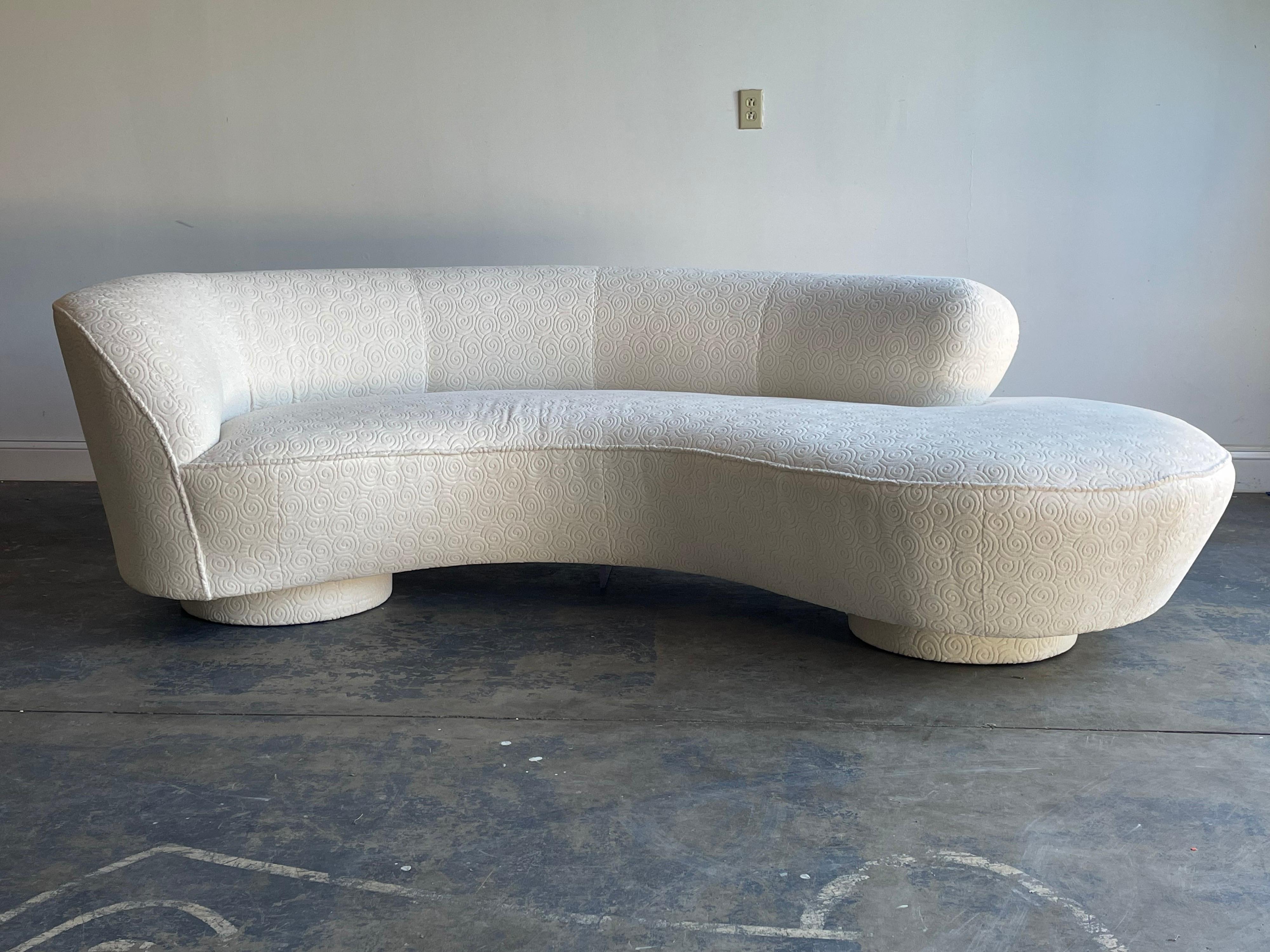 American Vladimir Kagan Cloud Sofa for Directional with Lucite Support