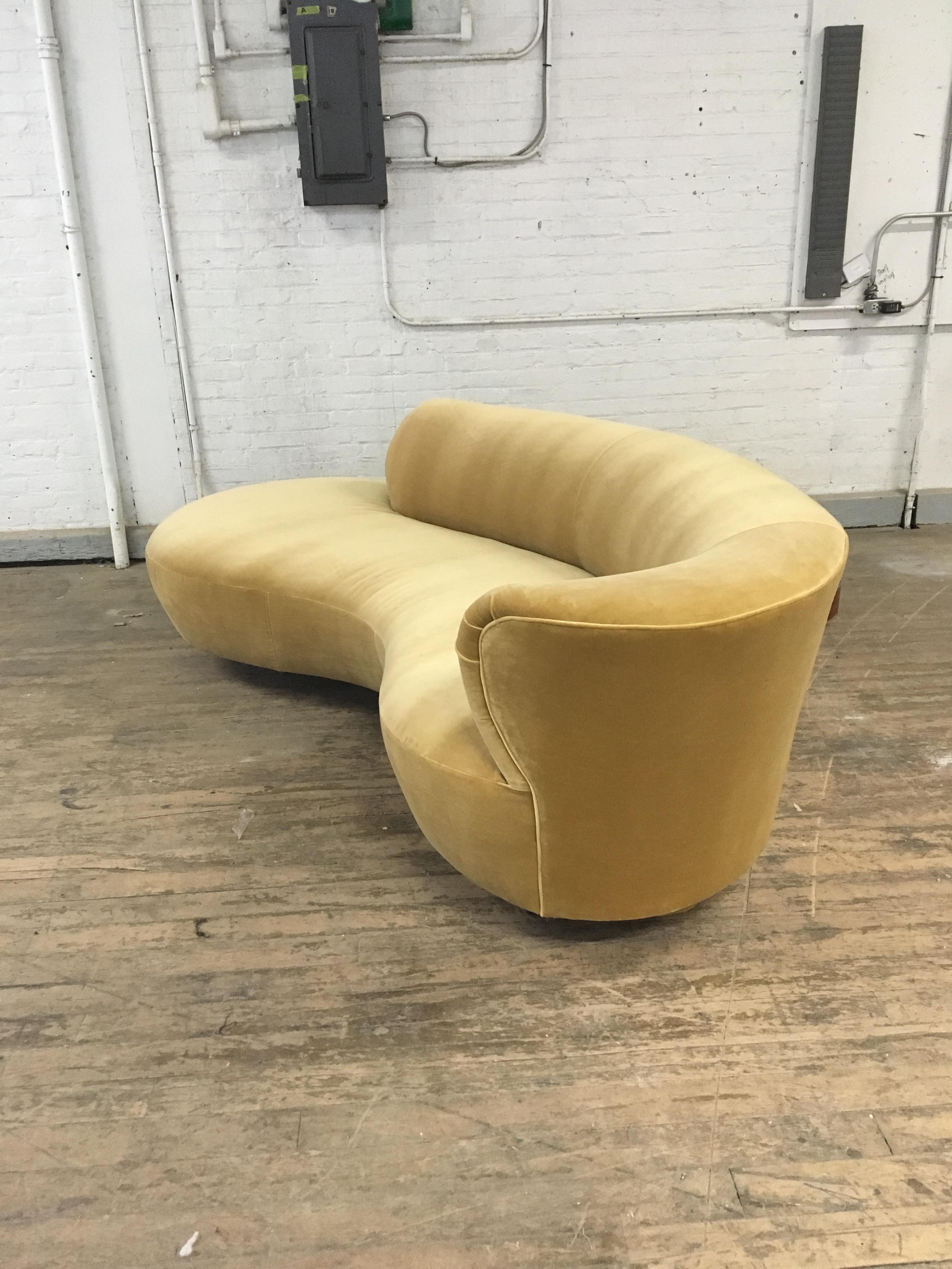 Vladimir Kagan Cloud Sofa in Camel with Rosewood Bases In Good Condition In St.Petersburg, FL