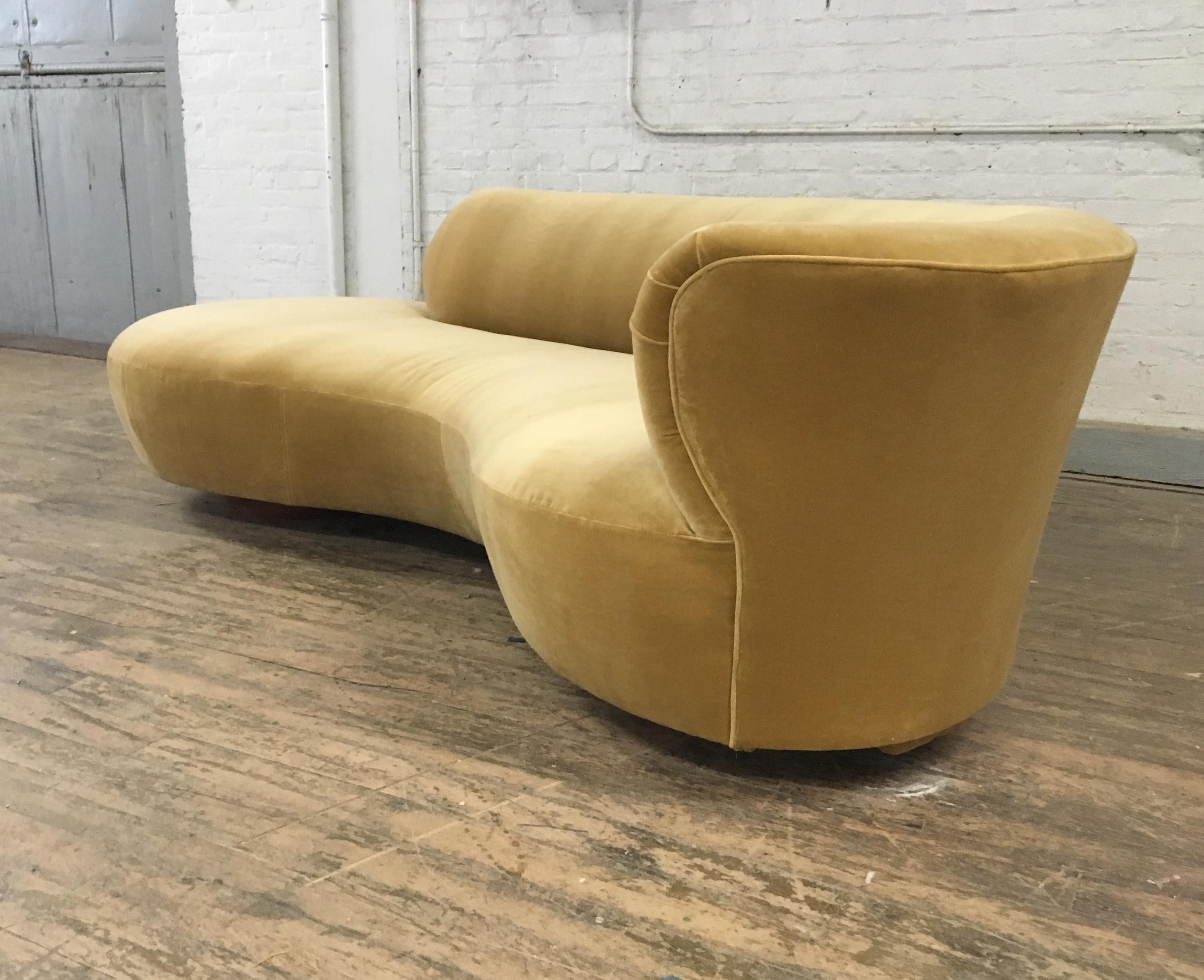 Vladimir Kagan Cloud Sofa in Camel with Rosewood Bases 2