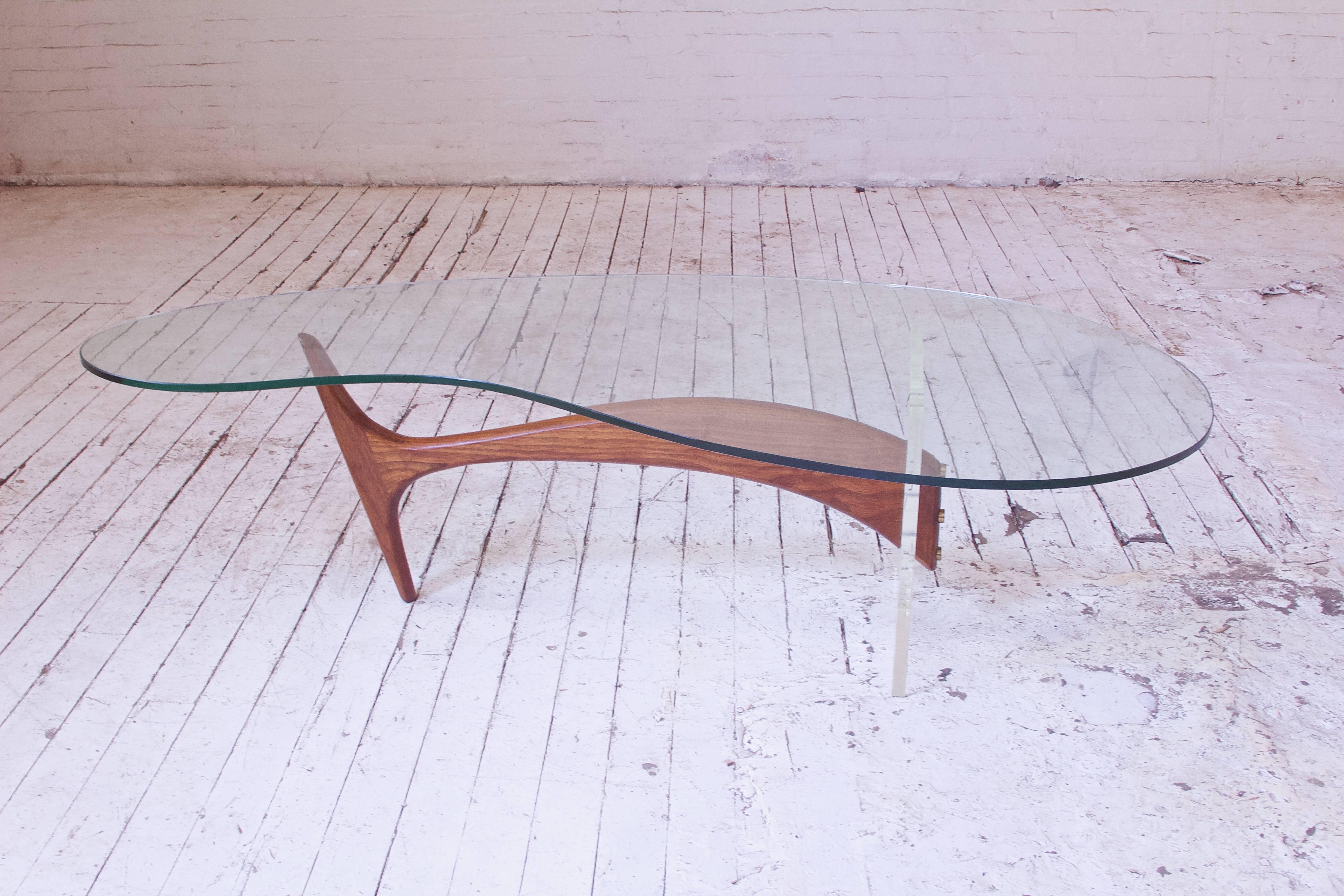 Mid-20th Century Vladimir Kagan Coffee Table in Sculpted Walnut, Lucite and Brass, 1950s