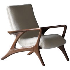 Vladimir Kagan, Contour lounge / armchair, Walnut, White fabric, Studio, 1953