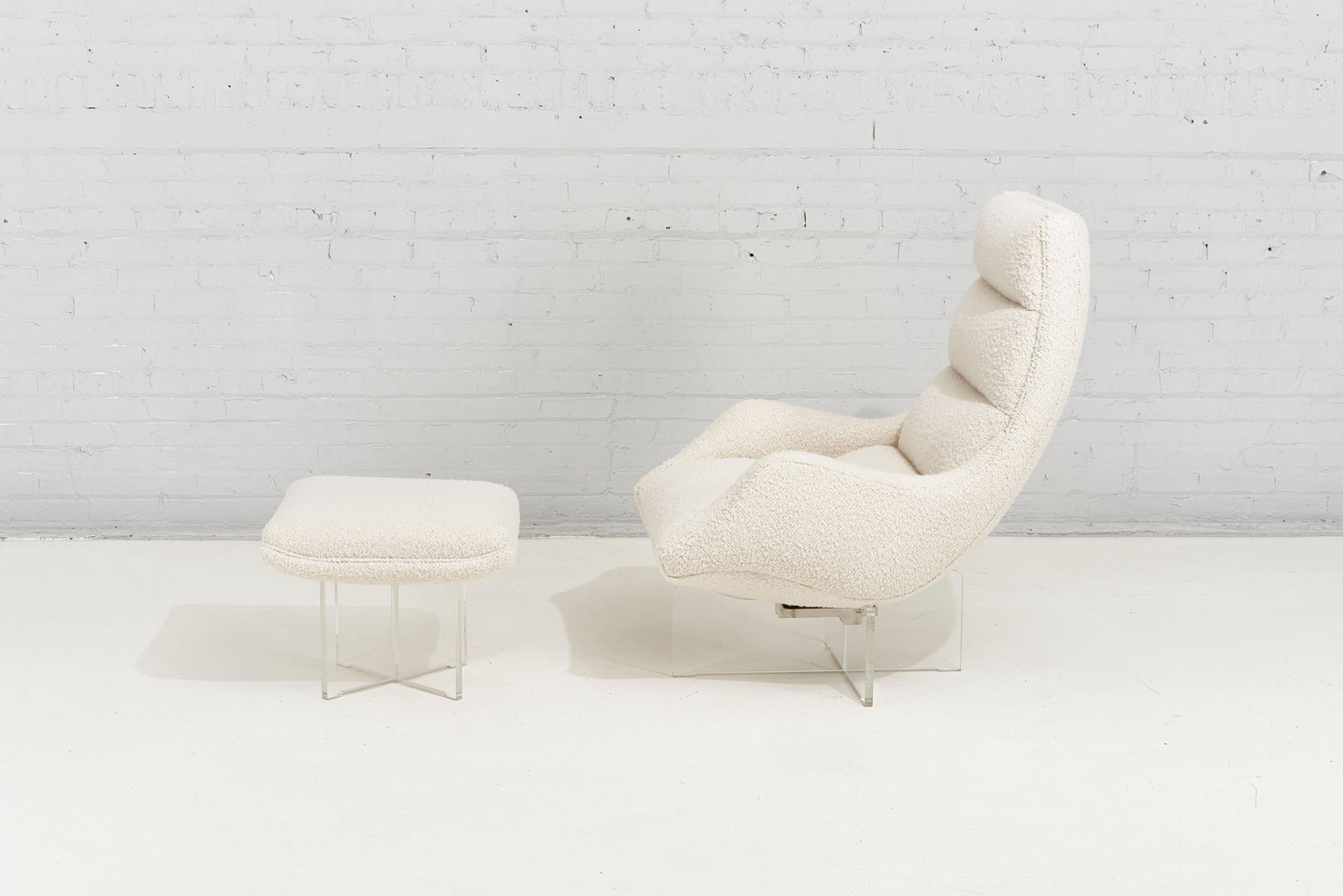 Vladimir Kagan “Cosmos” Lounge Chair and Ottoman in White Boucle In Excellent Condition In Chicago, IL