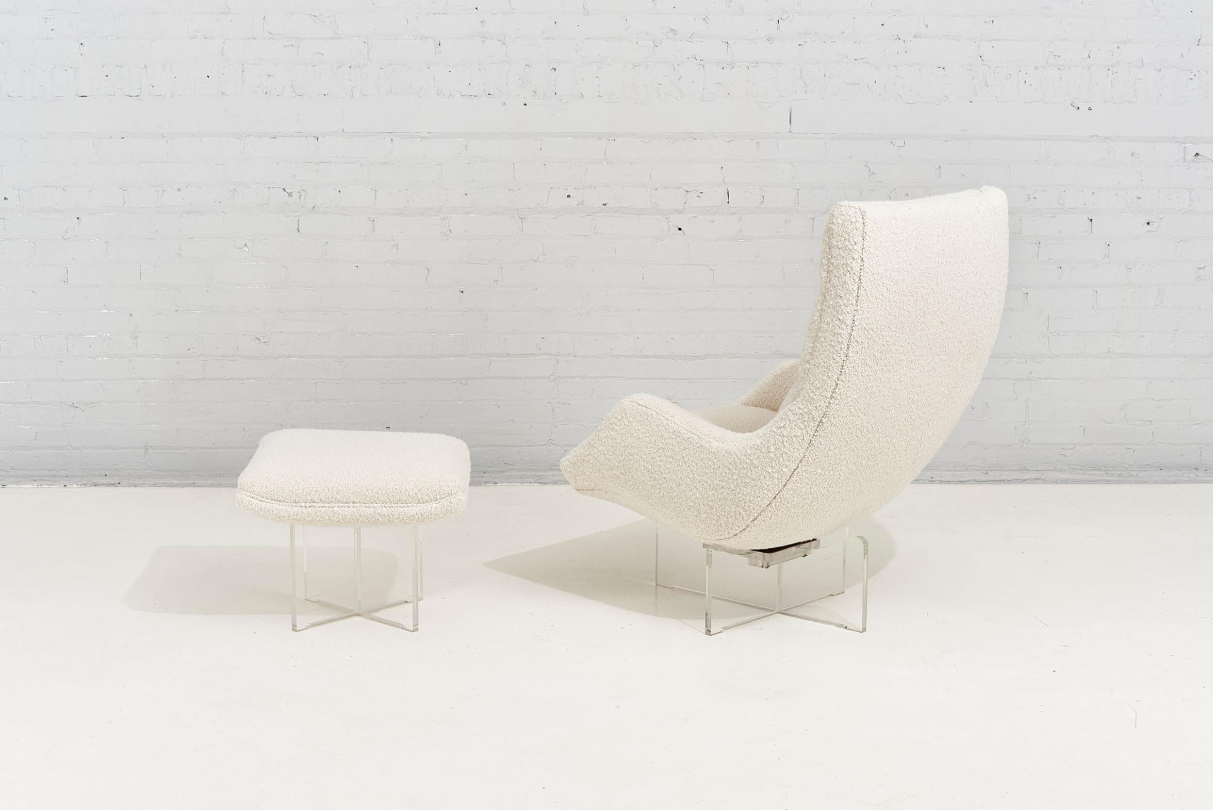 Bouclé Chaise longue et pouf Cosmos de Vladimir Kagan en tissu bouclé blanc