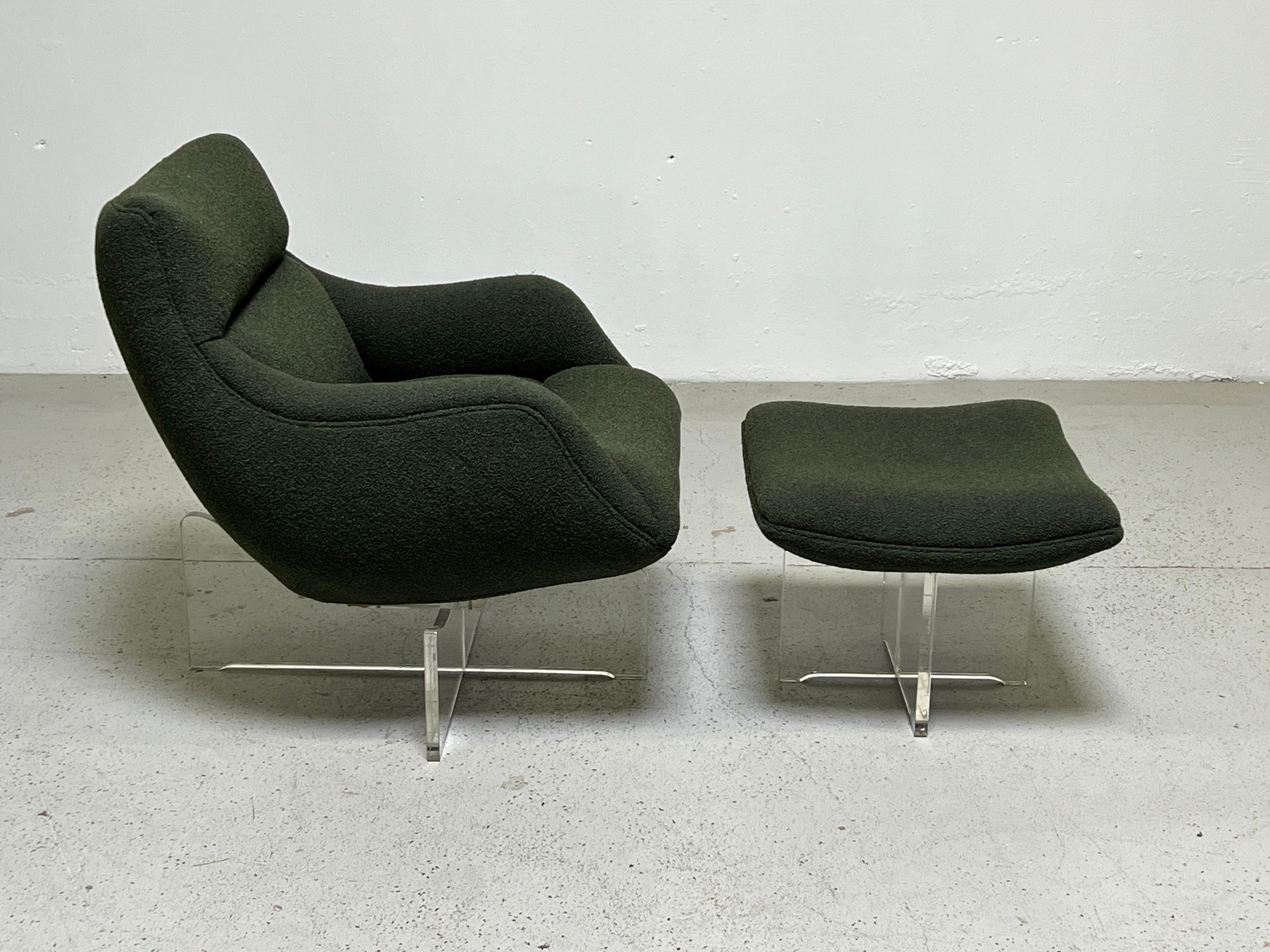 Vladimir Kagan Cosmos Swiveling Lounge Chair and Ottoman In Good Condition For Sale In Dallas, TX