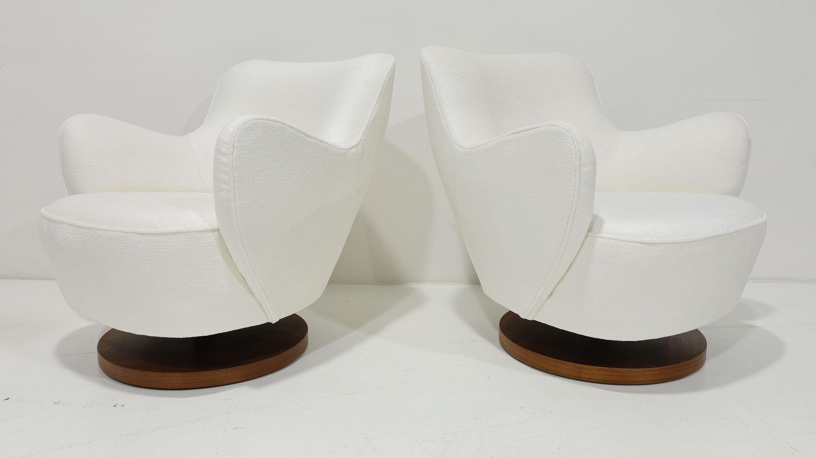 Upholstery Vladimir Kagan Couture Swivel Chairs in Holly Hunt Great Outdoors For Sale