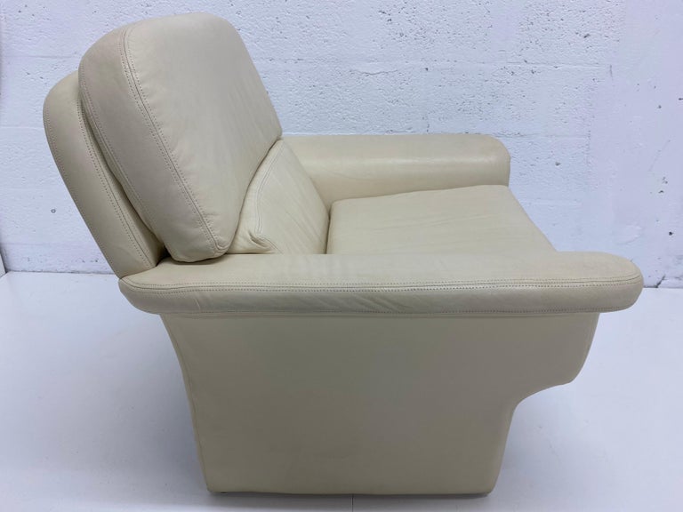 Vladimir Kagan Attr. Cream Leather Lounge Chair for Preview, 1980s at